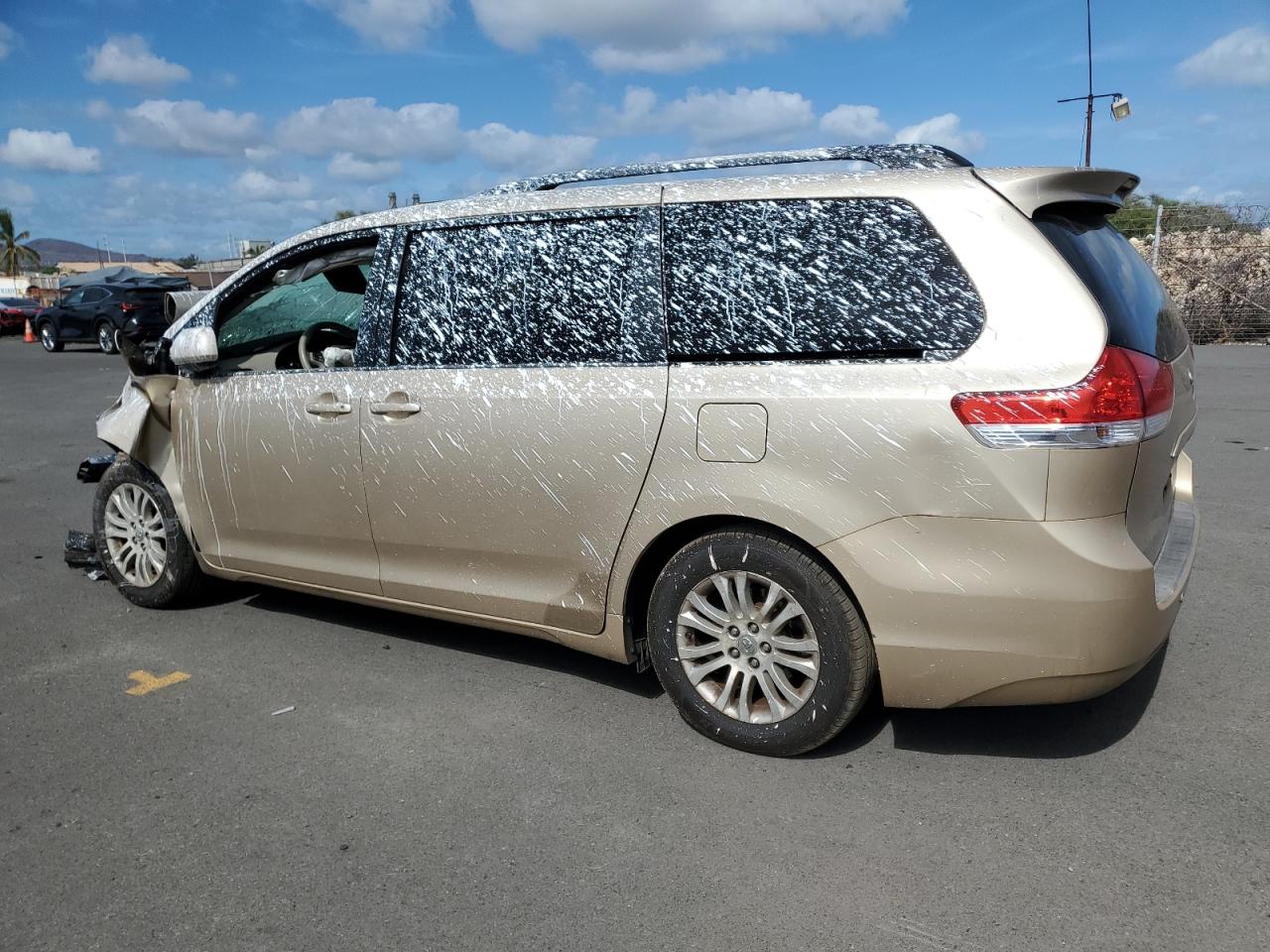 2013 Toyota Sienna Xle Gold vin: 5TDYK3DC9DS281527