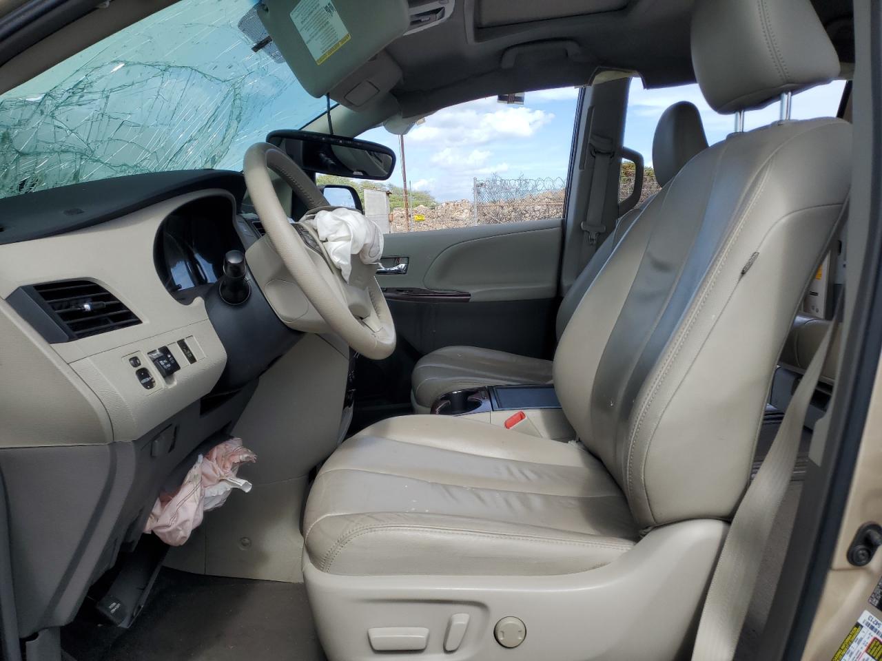 2013 Toyota Sienna Xle Gold vin: 5TDYK3DC9DS281527