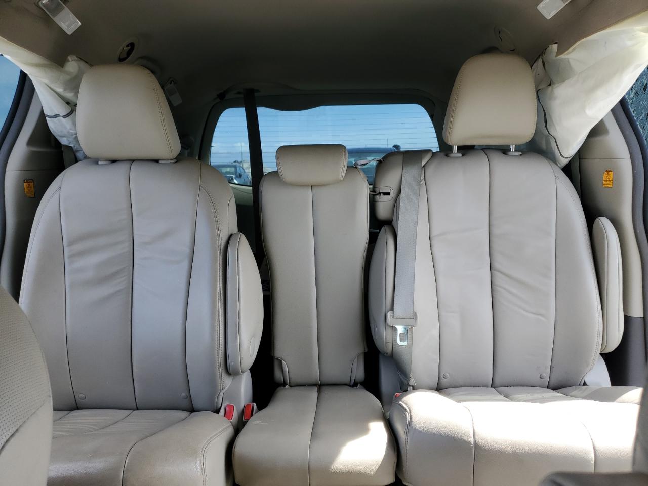 2013 Toyota Sienna Xle Gold vin: 5TDYK3DC9DS281527