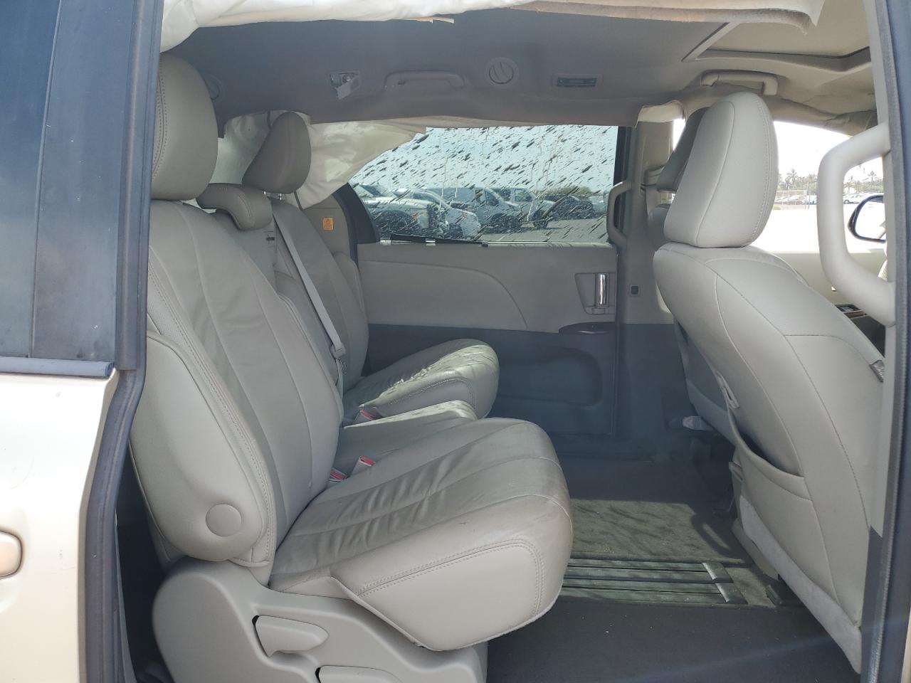 2013 Toyota Sienna Xle Gold vin: 5TDYK3DC9DS281527
