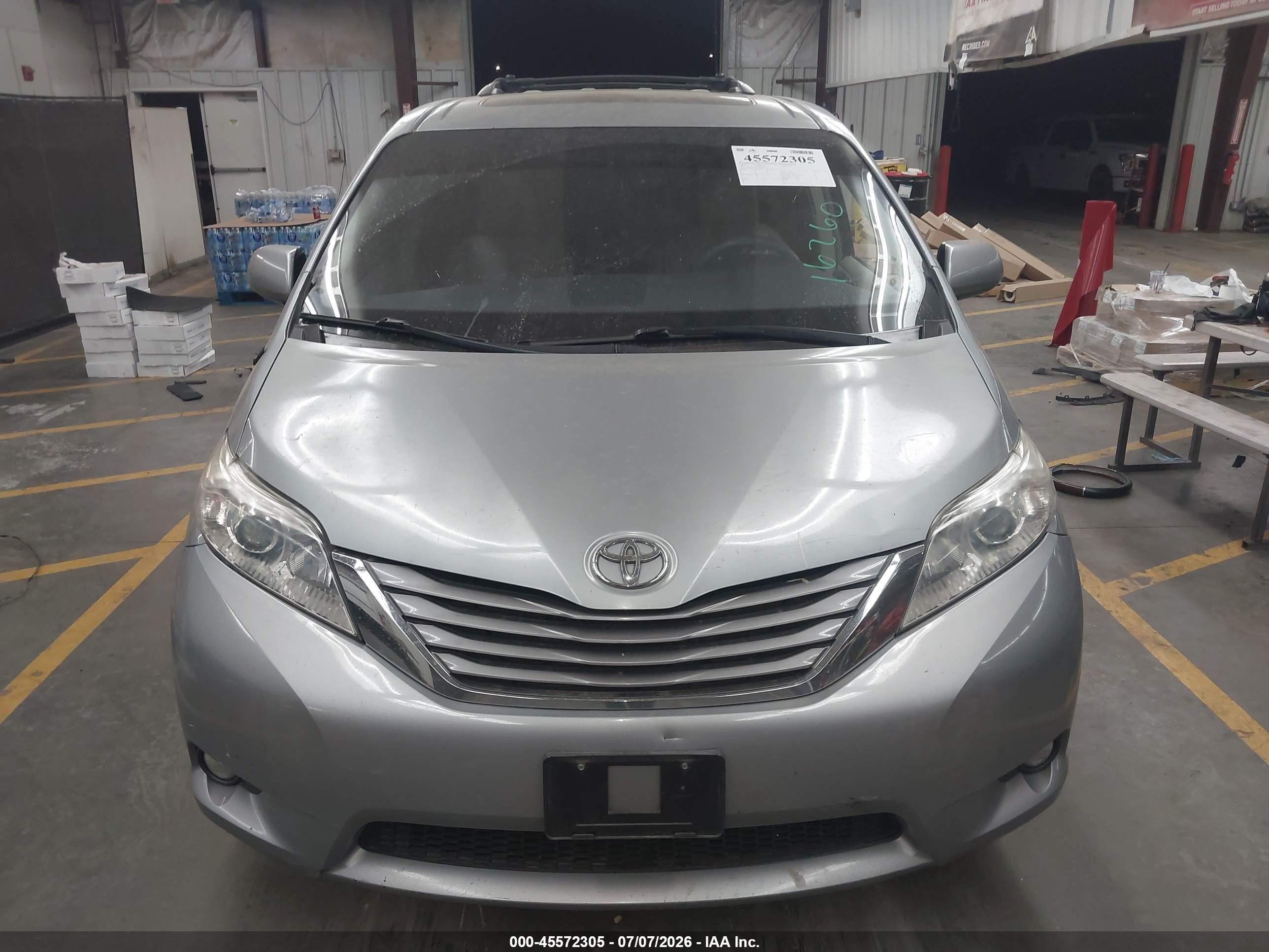 2013 Toyota Sienna Xle V6 8 Passenger Gray vin: 5TDYK3DC9DS284959