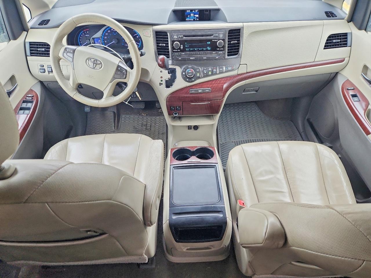 2013 Toyota Sienna Xle 8-passenger White vin: 5TDYK3DC9DS286274