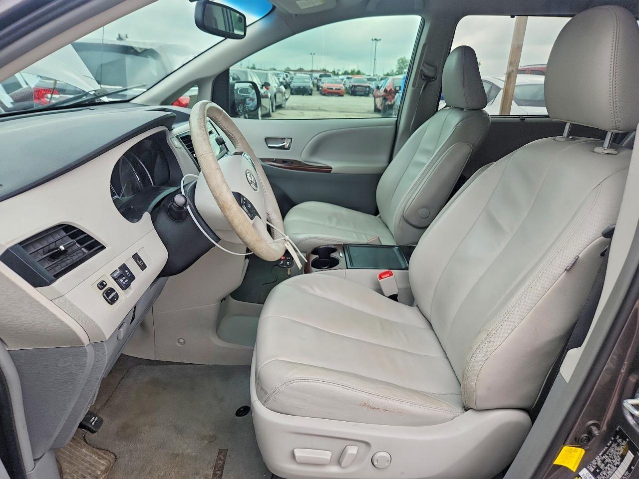 2013 Toyota Sienna Xle 8-passenger Gray vin: 5TDYK3DC9DS288266