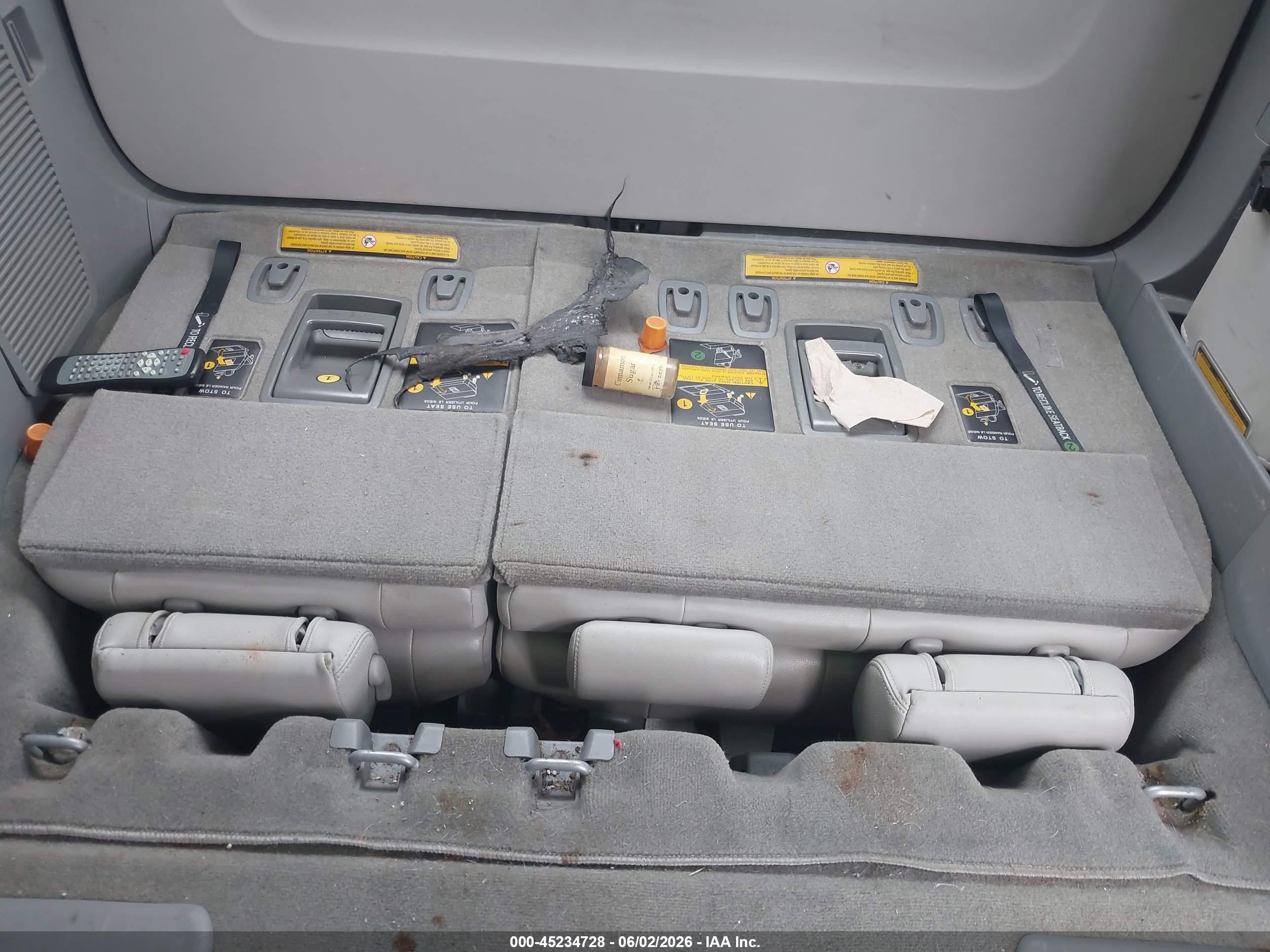 2013 Toyota Sienna Xle V6 8 Passenger Серебряный vin: 5TDYK3DC9DS318902