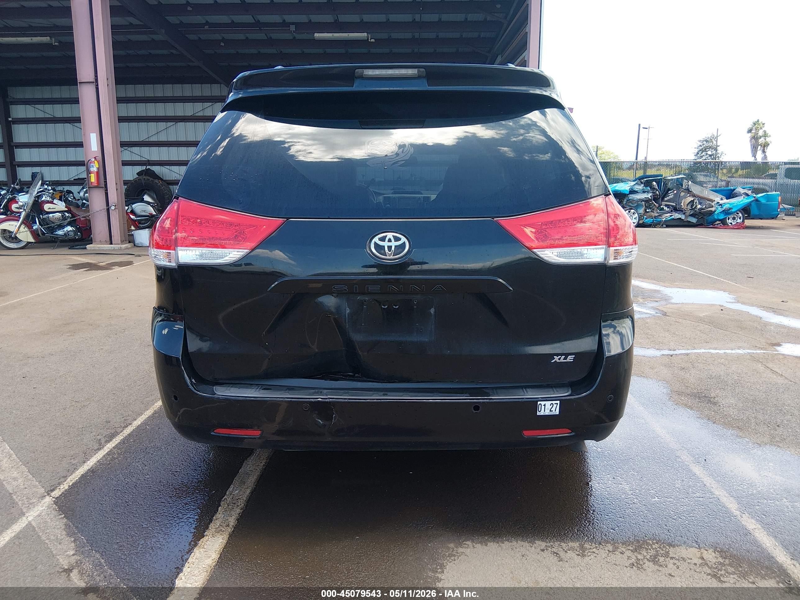 2013 Toyota Sienna Xle V6 7 Passenger Auto Access Seat/xle V6 8 Passenger Black vin: 5TDYK3DC9DS350510
