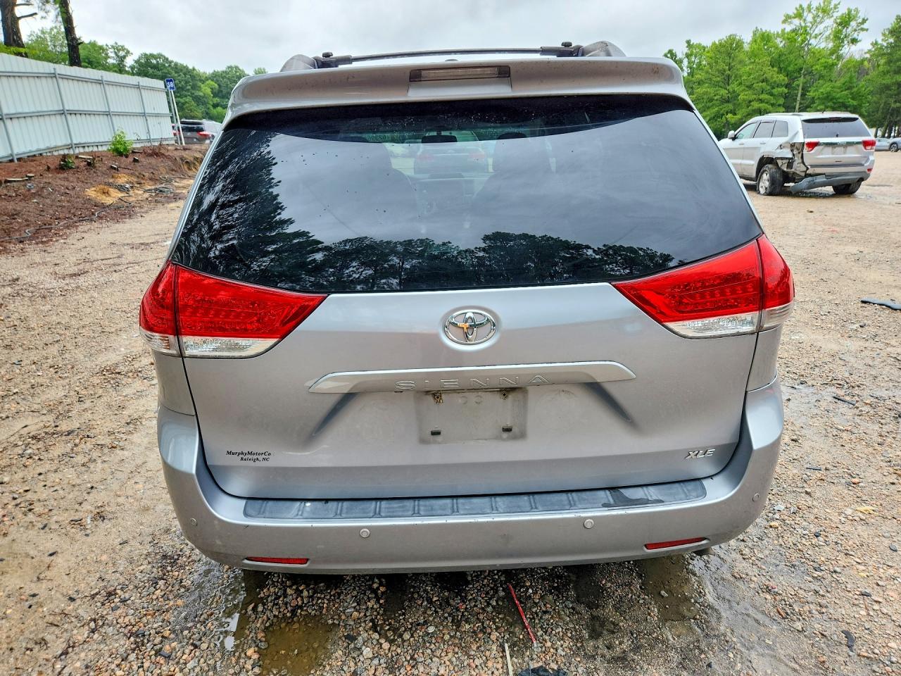 2013 Toyota Sienna Xle 8-passenger Gray vin: 5TDYK3DC9DS363001