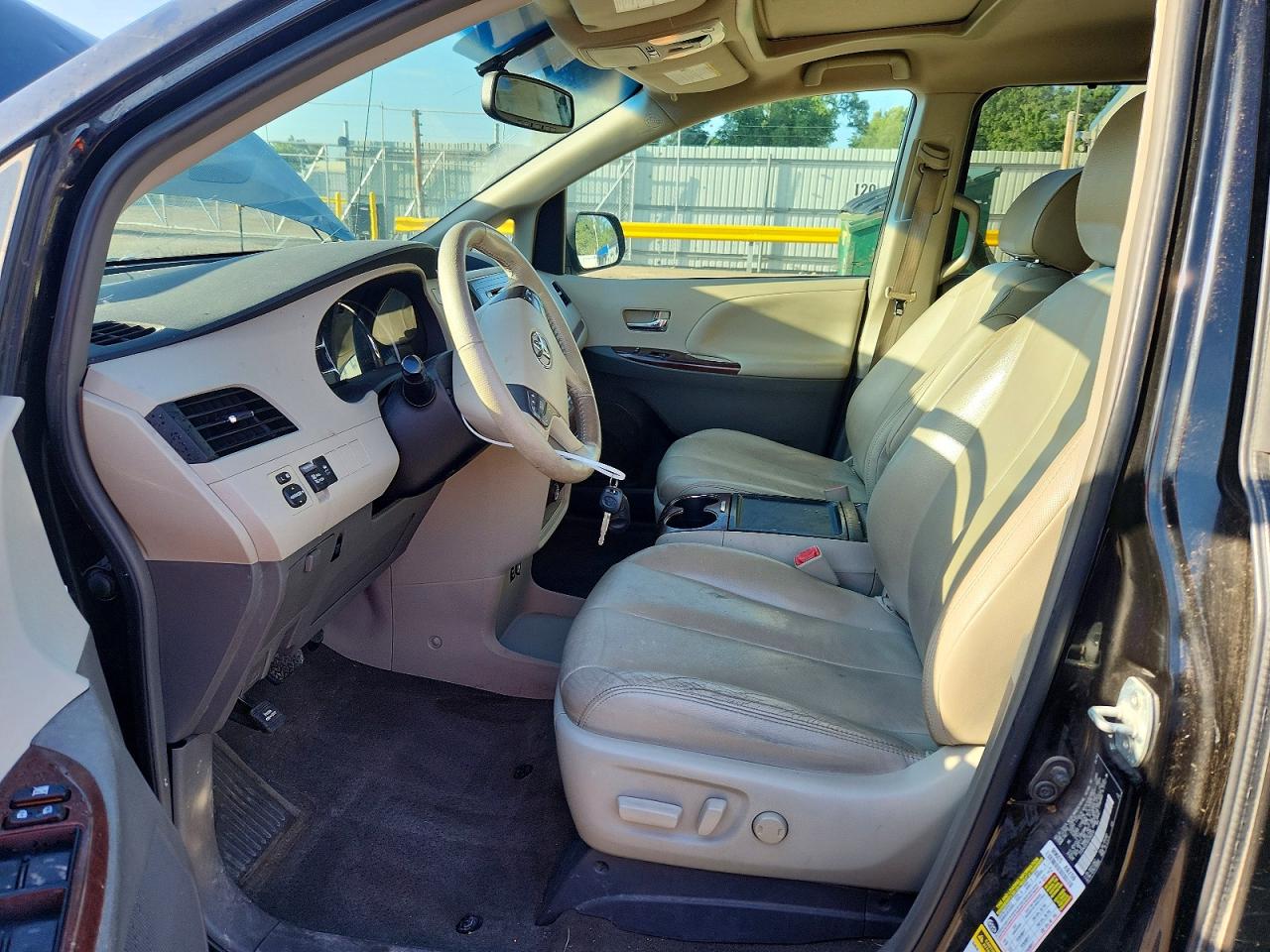 2013 Toyota Sienna Xle 8-passenger Black vin: 5TDYK3DC9DS366030