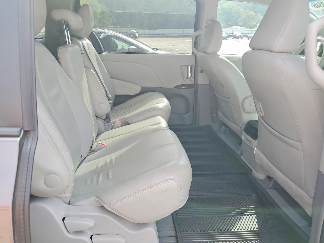2013 Toyota Sienna Xle 8-passenger Gray vin: 5TDYK3DC9DS379537