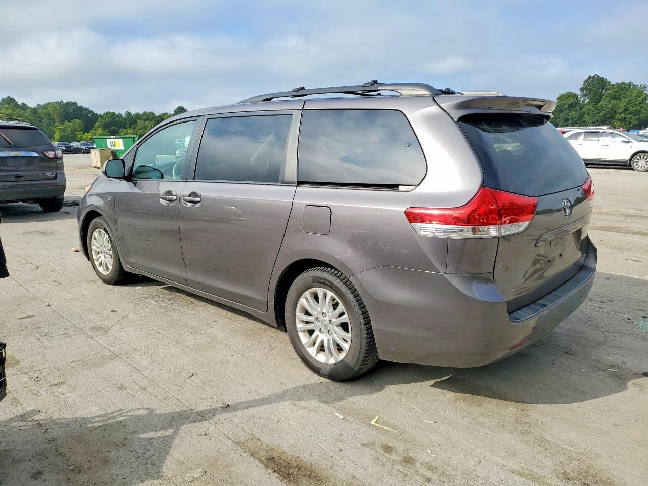 2013 Toyota Sienna Xle 8-passenger Gray vin: 5TDYK3DC9DS379537