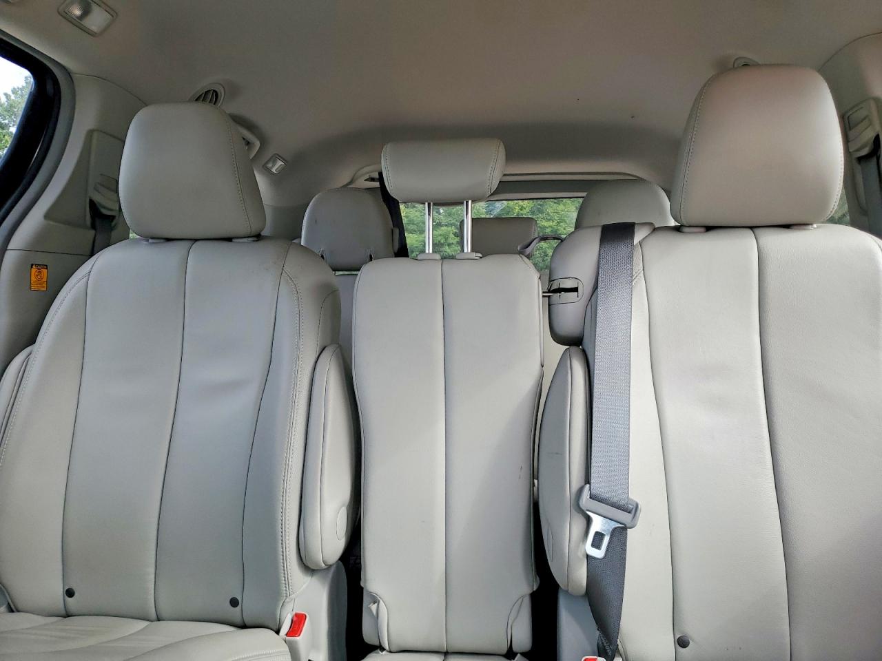 2013 Toyota Sienna Xle 8-passenger Gray vin: 5TDYK3DC9DS379537