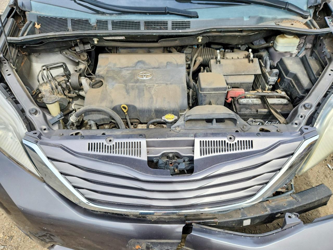 2013 Toyota Sienna Xle 8-passenger Gray vin: 5TDYK3DC9DS382745