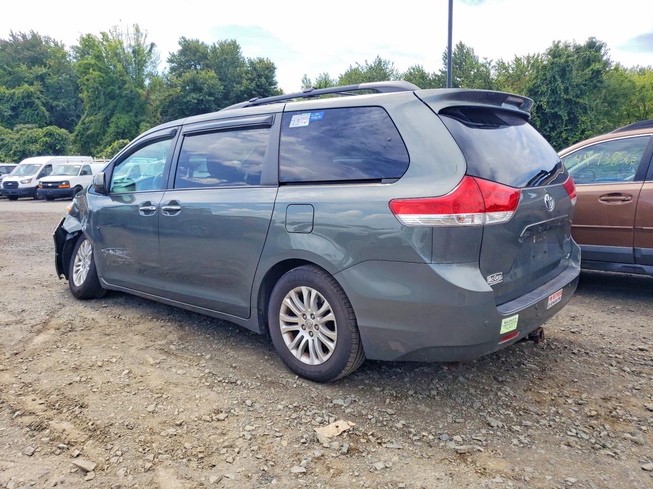 2013 Toyota Sienna Xle 8-passenger Gray vin: 5TDYK3DC9DS386259
