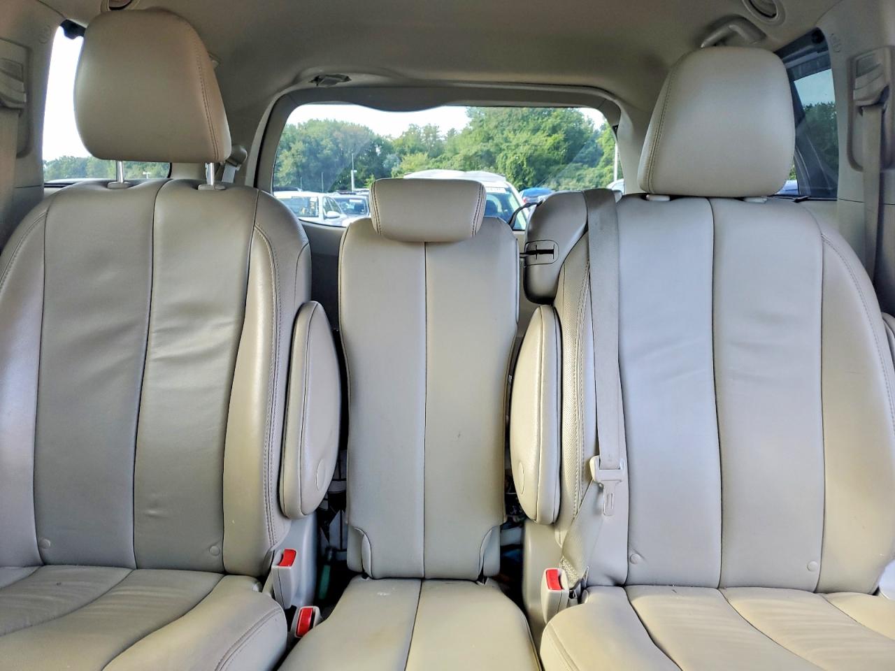 2013 Toyota Sienna Xle 8-passenger Gray vin: 5TDYK3DC9DS386259