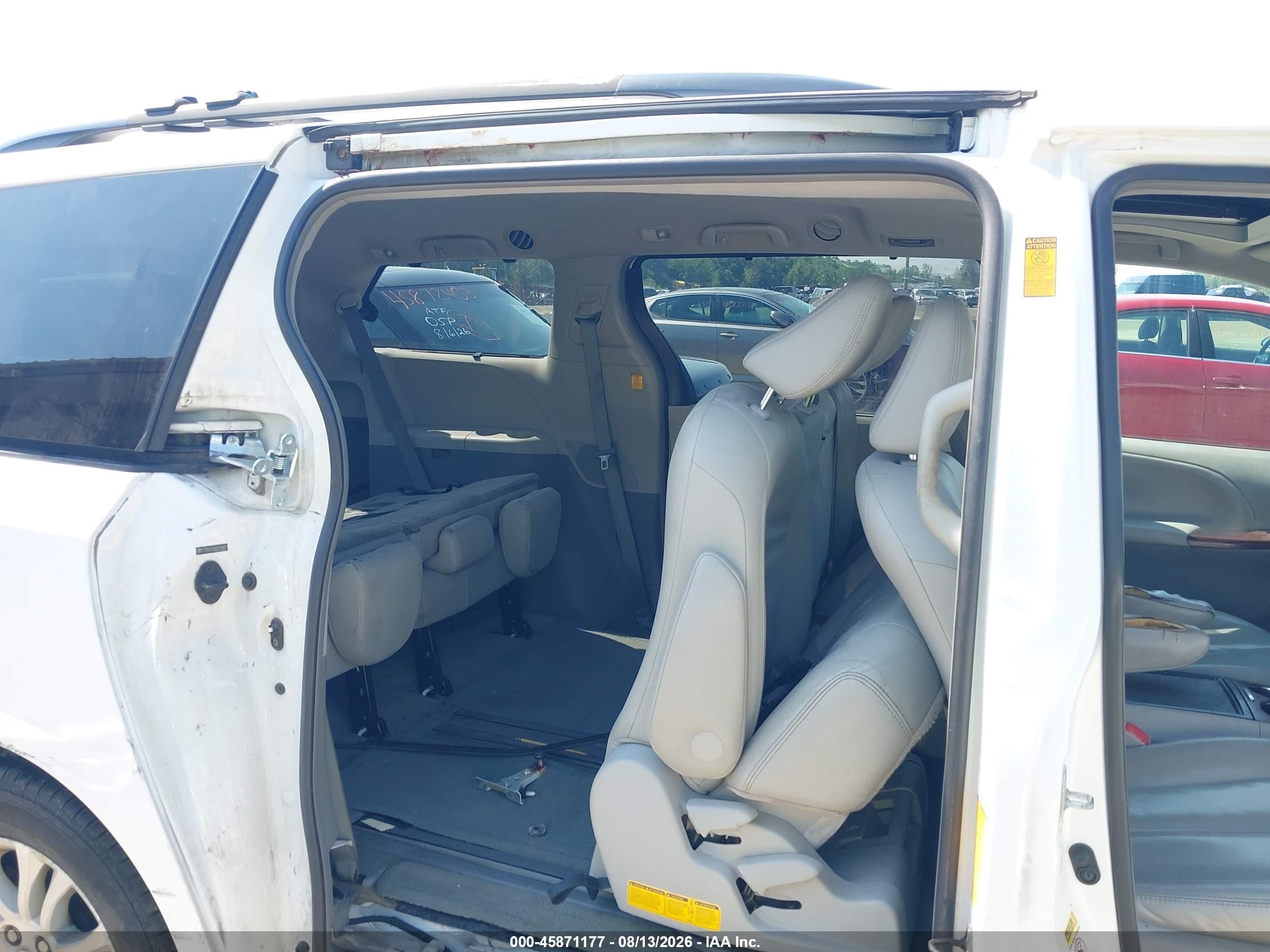 2013 Toyota Sienna Xle V6 8 Passenger White vin: 5TDYK3DC9DS389050