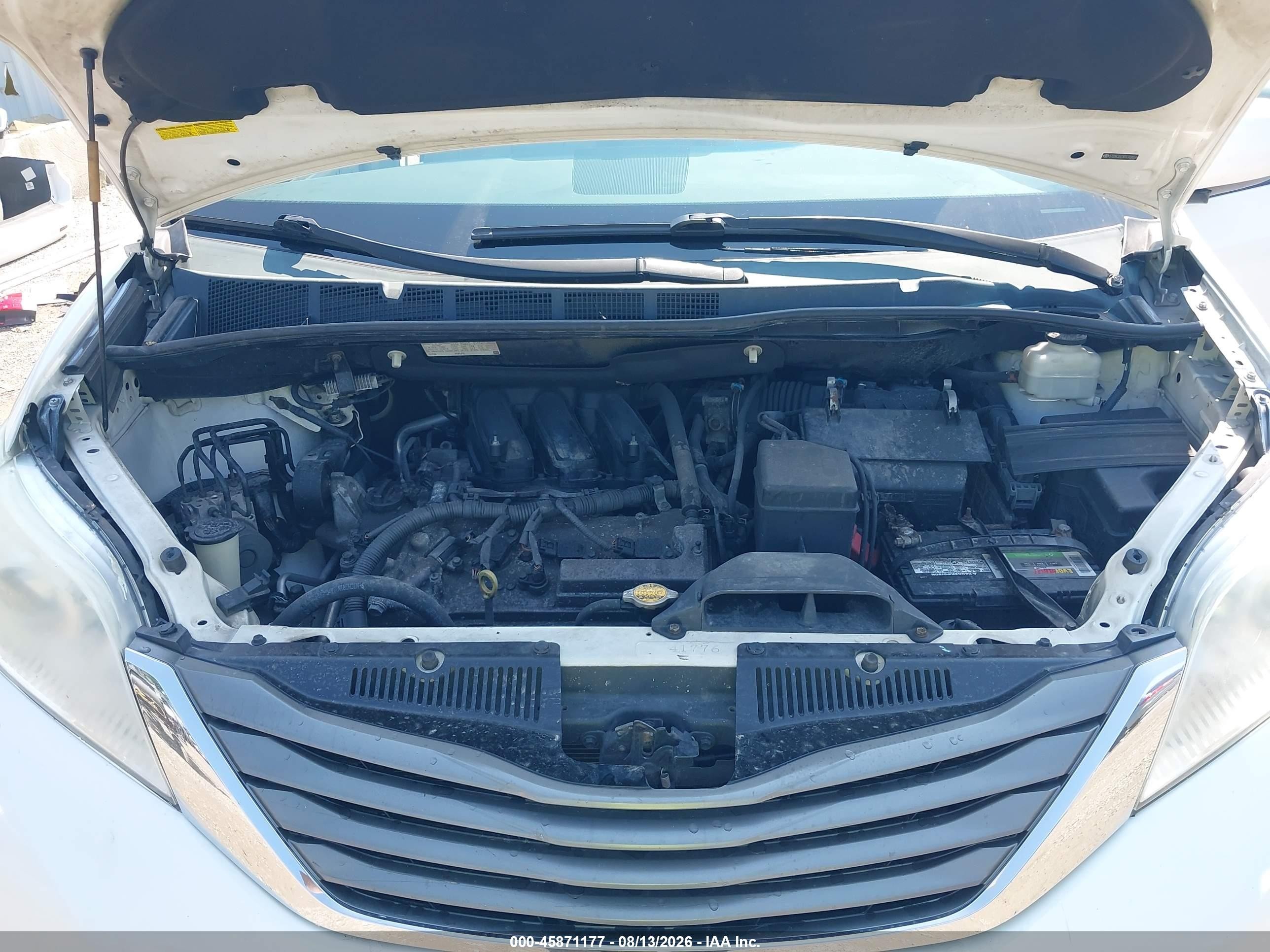2013 Toyota Sienna Xle V6 8 Passenger White vin: 5TDYK3DC9DS389050