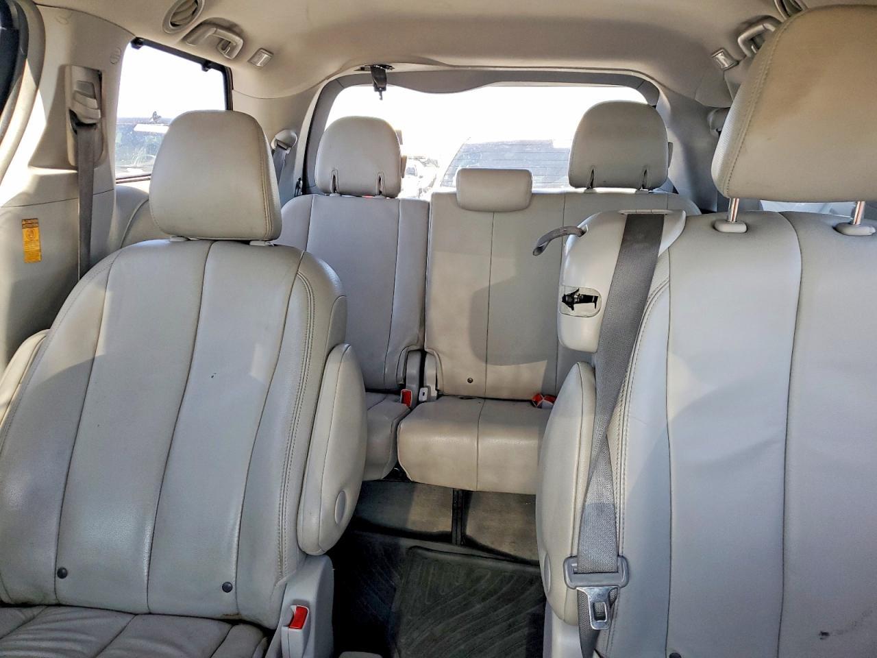2013 Toyota Sienna Xle 8-passenger Серый vin: 5TDYK3DC9DS395303