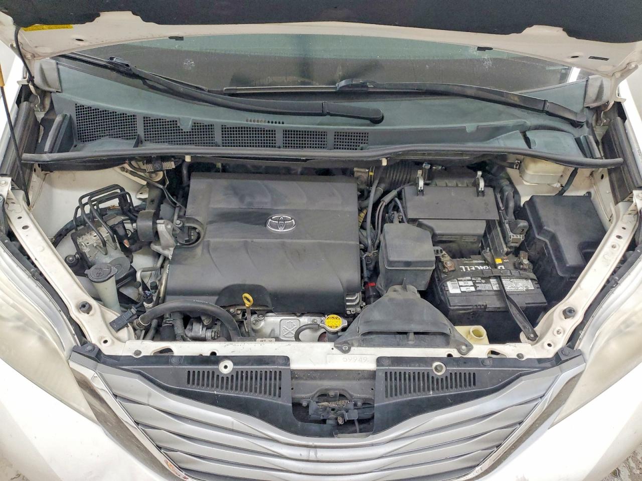 2013 Toyota Sienna Xle 8-passenger White vin: 5TDYK3DC9DS404615