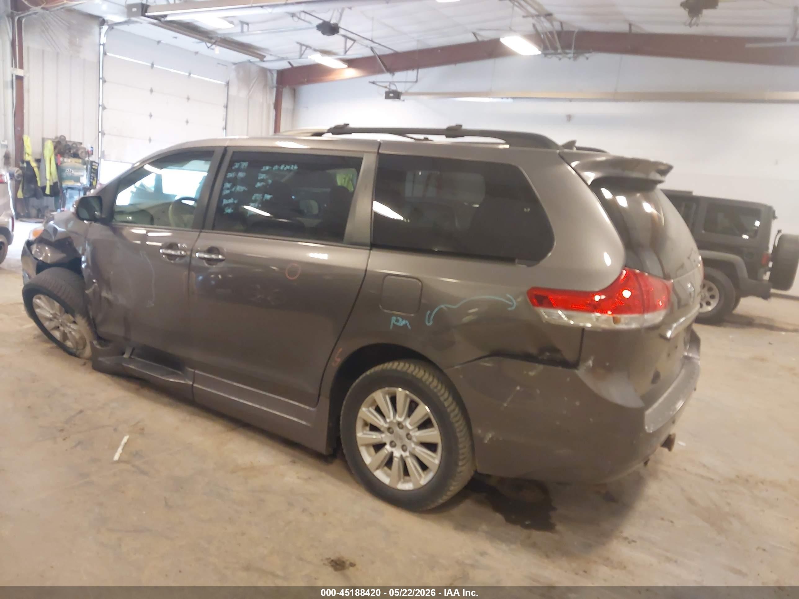2014 Toyota Sienna Limited V6 7 Passenger Gray vin: 5TDYK3DC9ES420962