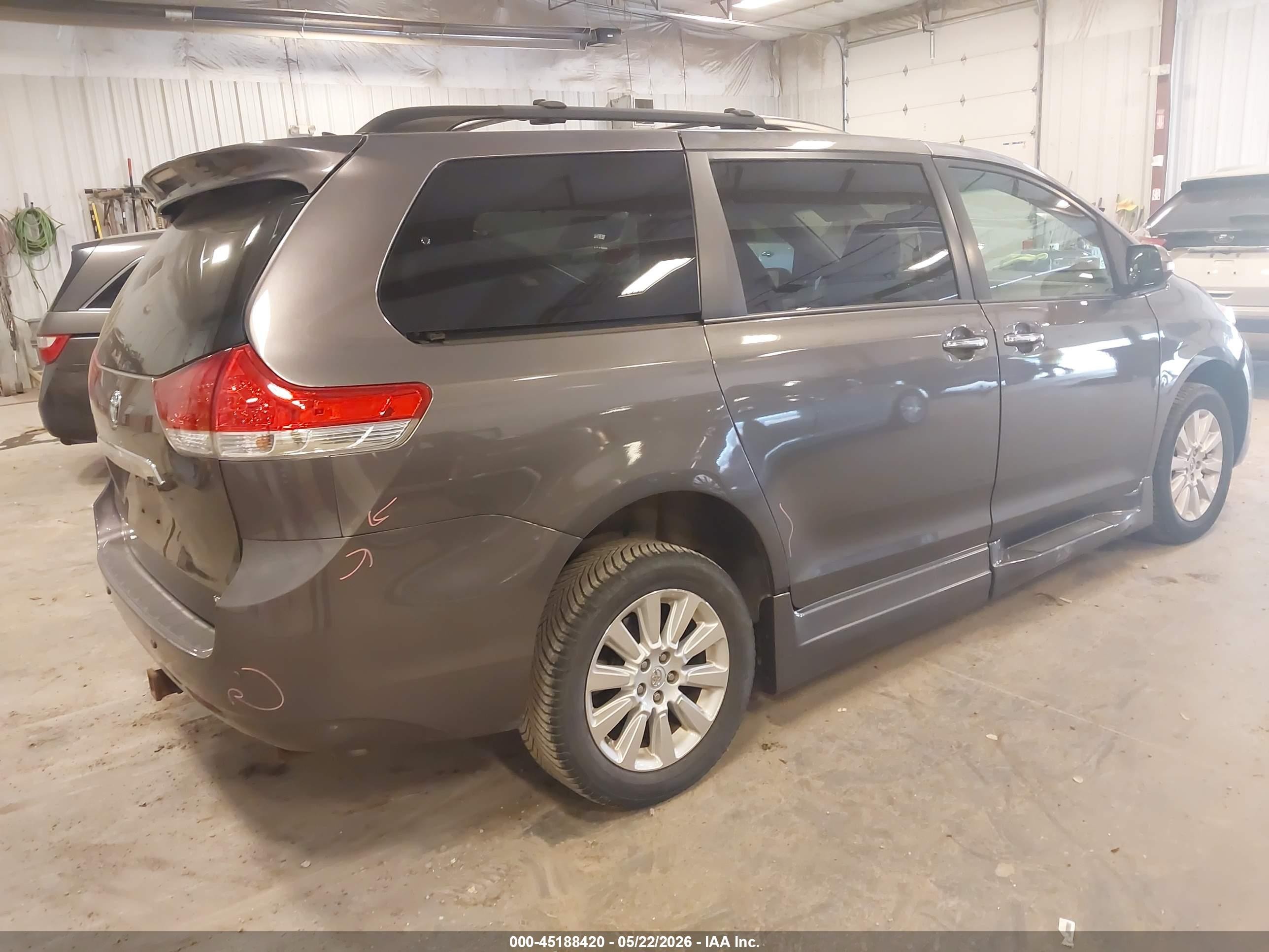 2014 Toyota Sienna Limited V6 7 Passenger Gray vin: 5TDYK3DC9ES420962