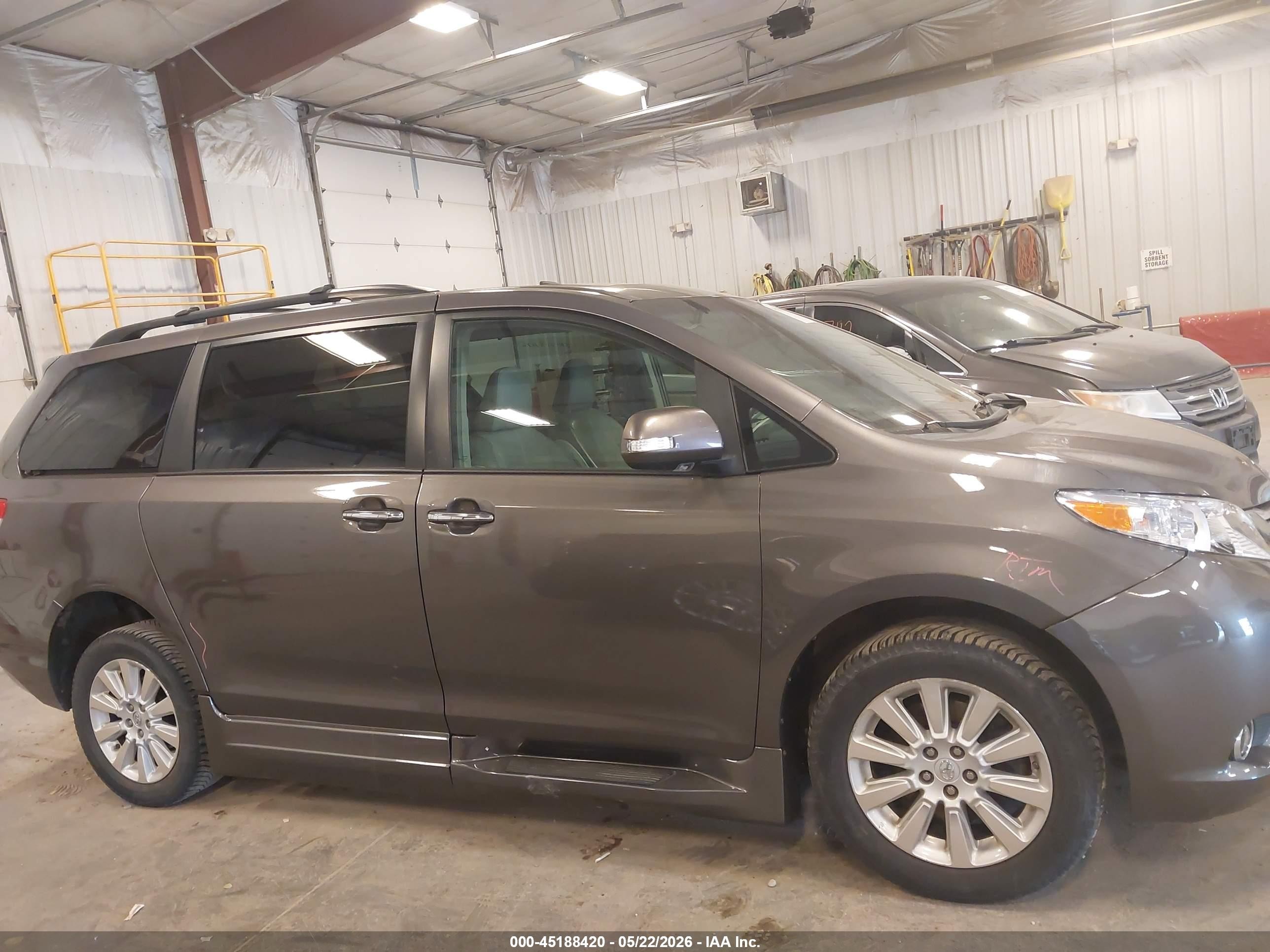 2014 Toyota Sienna Limited V6 7 Passenger Gray vin: 5TDYK3DC9ES420962