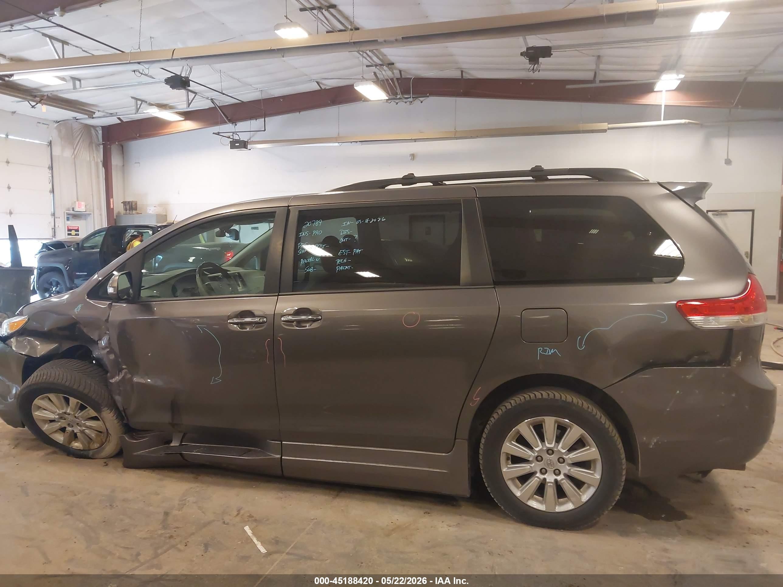 2014 Toyota Sienna Limited V6 7 Passenger Gray vin: 5TDYK3DC9ES420962