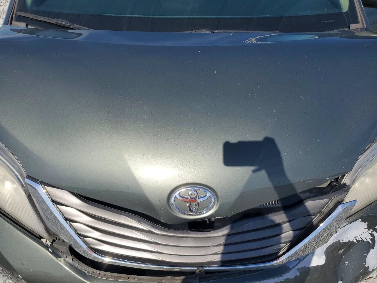 2014 Toyota Sienna Xle 8-passenger Зеленый vin: 5TDYK3DC9ES430438