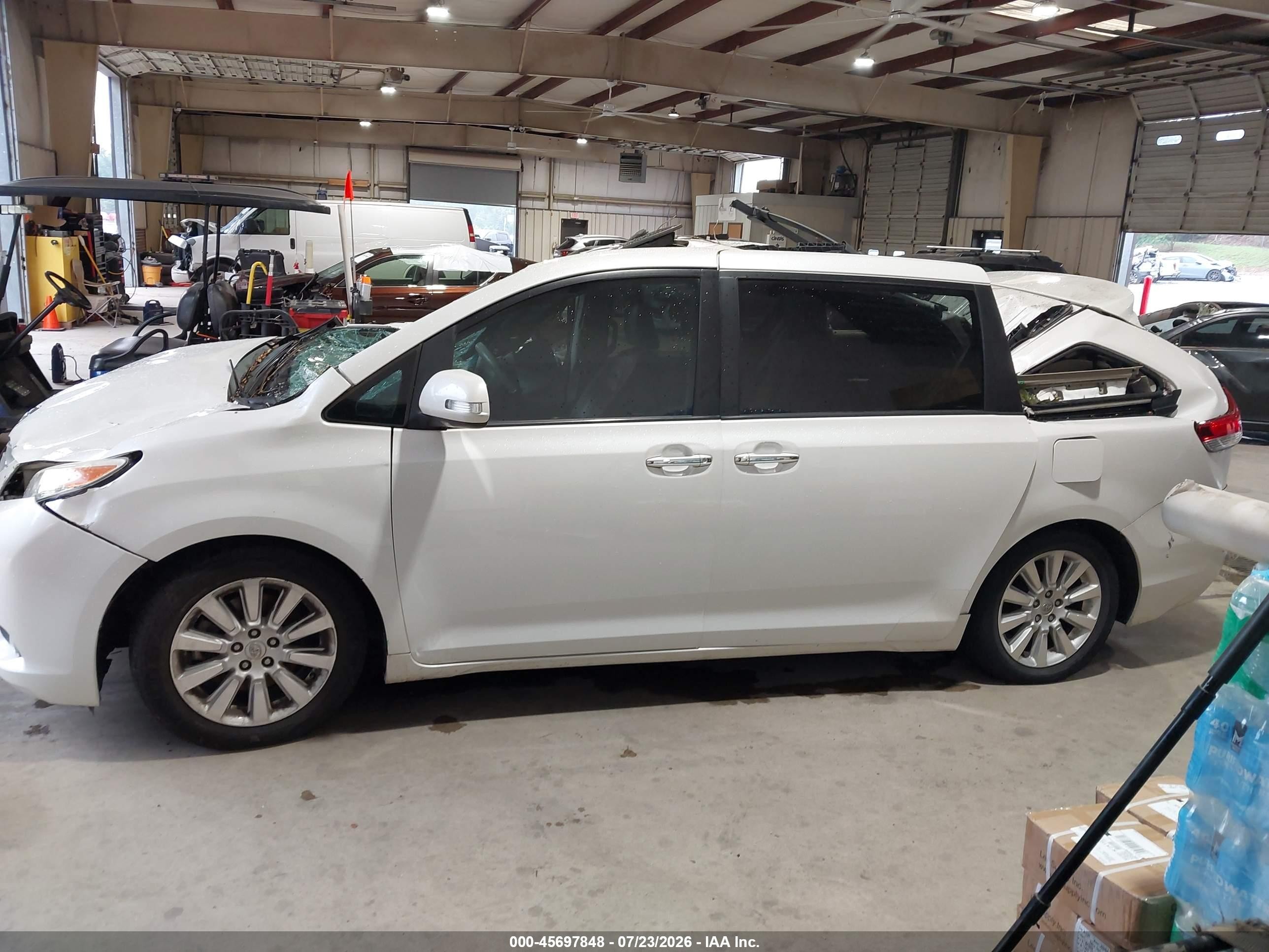 2014 Toyota Sienna Limited V6 7 Passenger Белый vin: 5TDYK3DC9ES473841