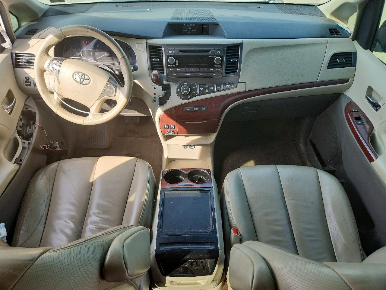2014 Toyota Sienna Xle 8-passenger White vin: 5TDYK3DC9ES490056