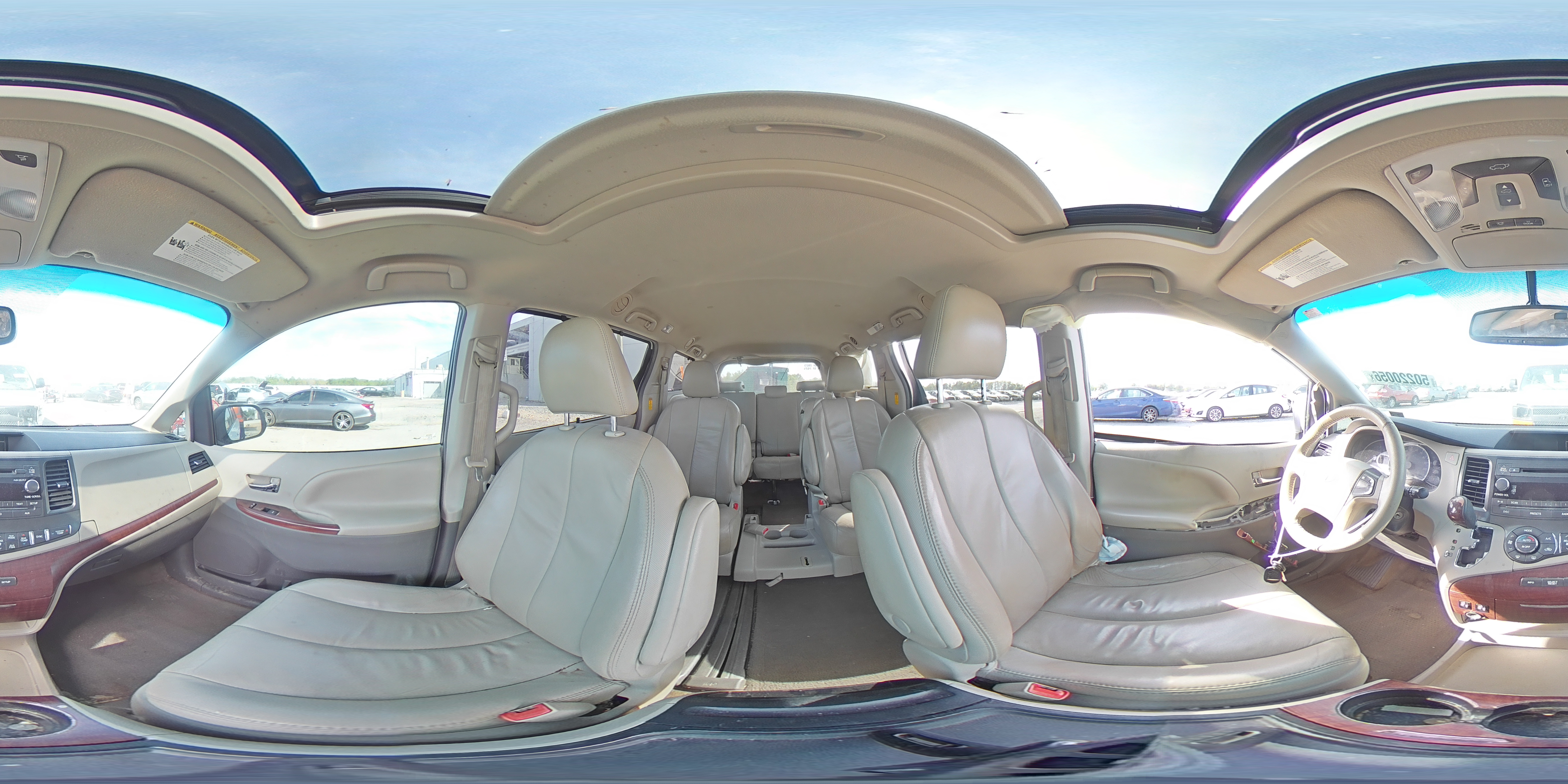 2014 Toyota Sienna Xle 8-passenger White vin: 5TDYK3DC9ES490056