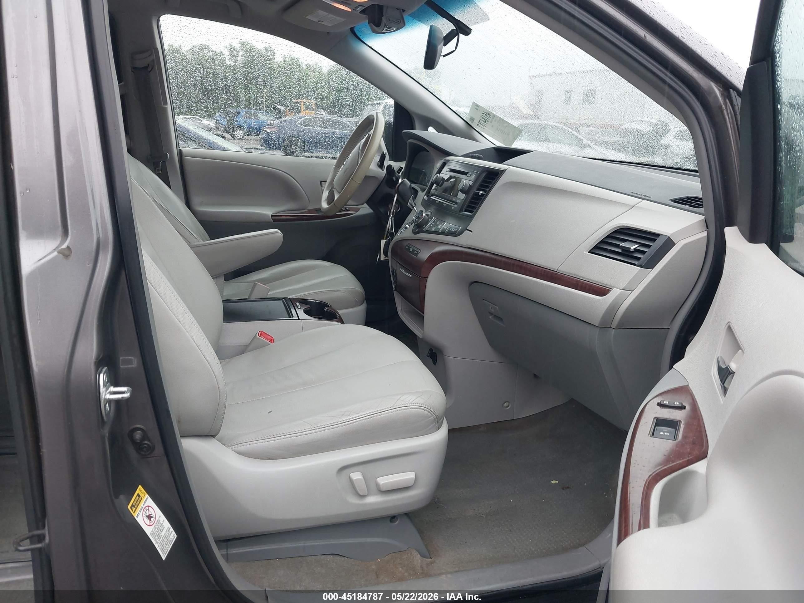 2014 Toyota Sienna Xle V6 8 Passenger Gray vin: 5TDYK3DC9ES511326