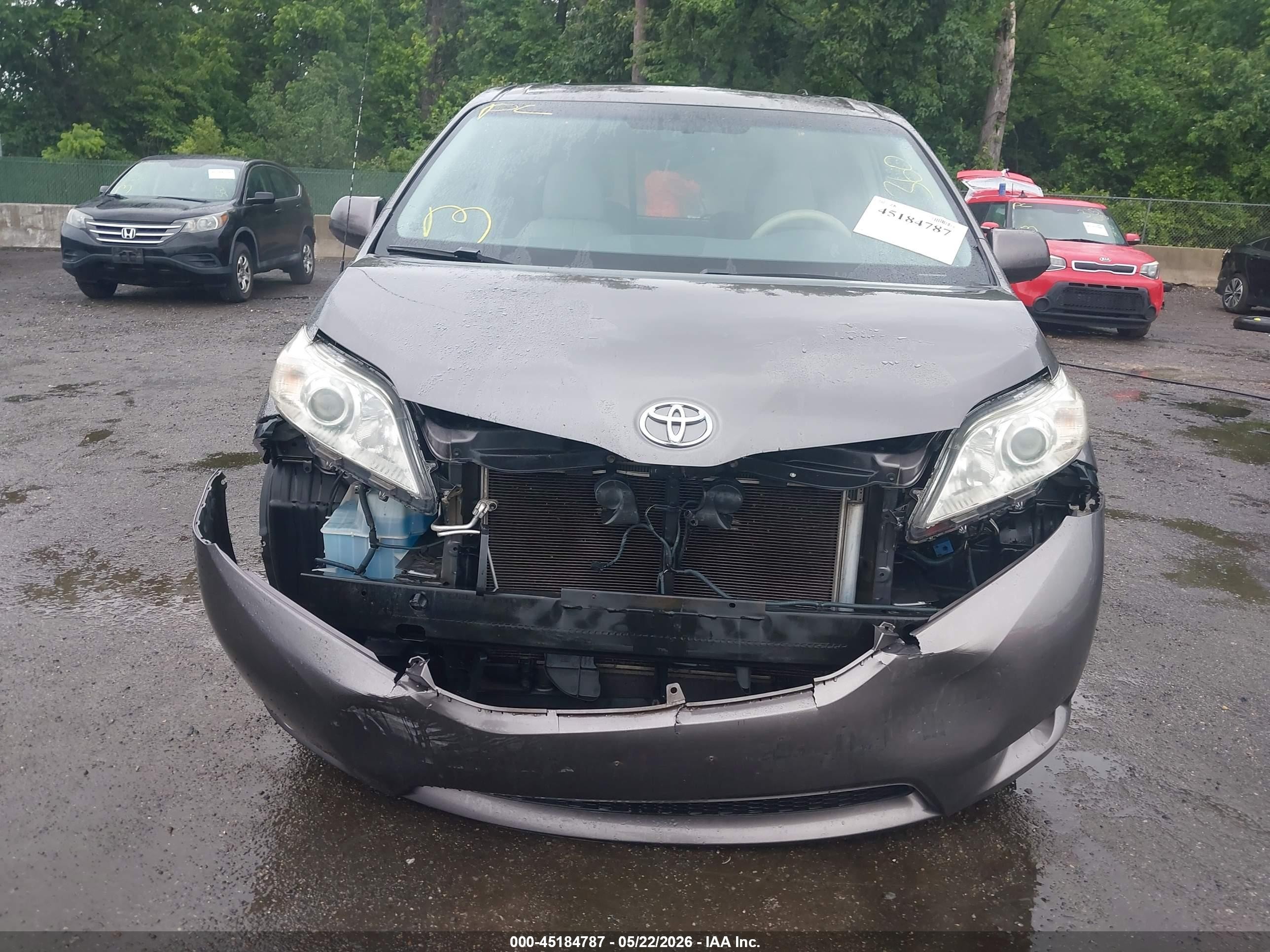 2014 Toyota Sienna Xle V6 8 Passenger Gray vin: 5TDYK3DC9ES511326