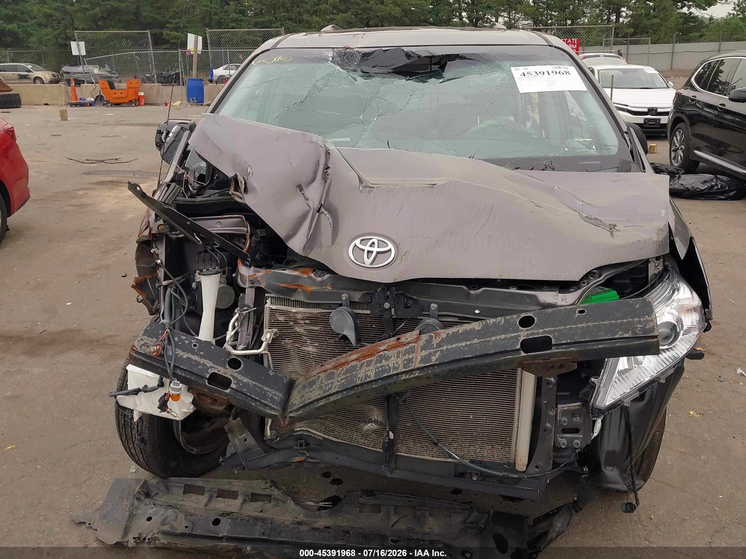 2014 Toyota Sienna Xle V6 8 Passenger Серый vin: 5TDYK3DC9ES523993