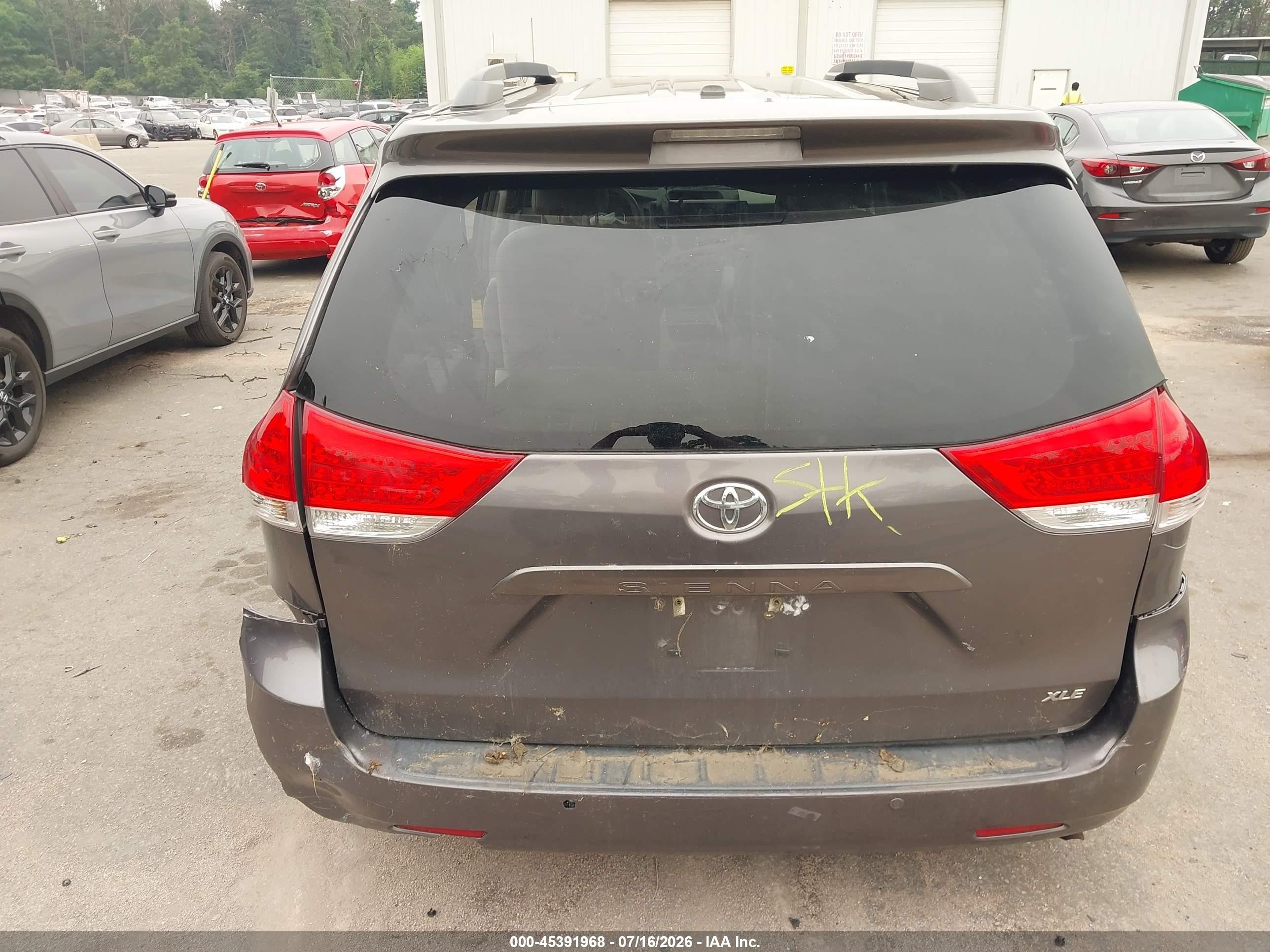 2014 Toyota Sienna Xle V6 8 Passenger Серый vin: 5TDYK3DC9ES523993
