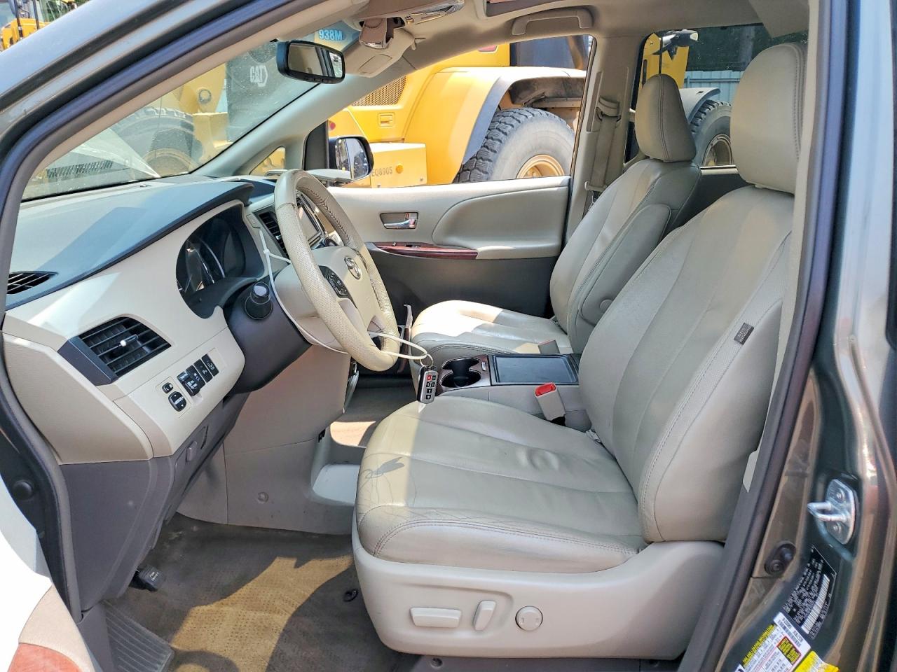 2014 Toyota Sienna Xle 8-passenger Gray vin: 5TDYK3DC9ES524254