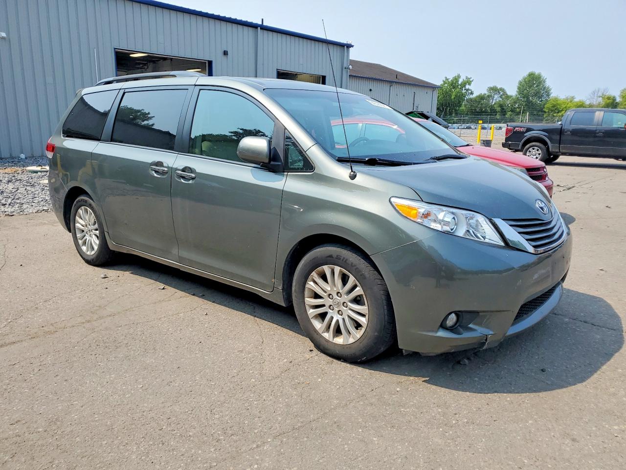 2014 Toyota Sienna Xle 8-passenger Gray vin: 5TDYK3DC9ES524254