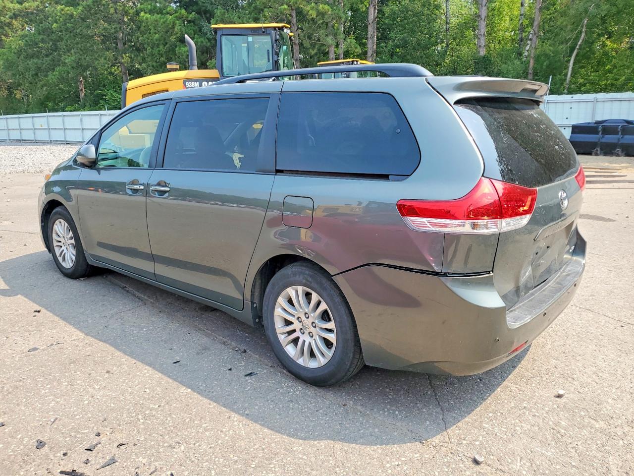 2014 Toyota Sienna Xle 8-passenger Gray vin: 5TDYK3DC9ES524254