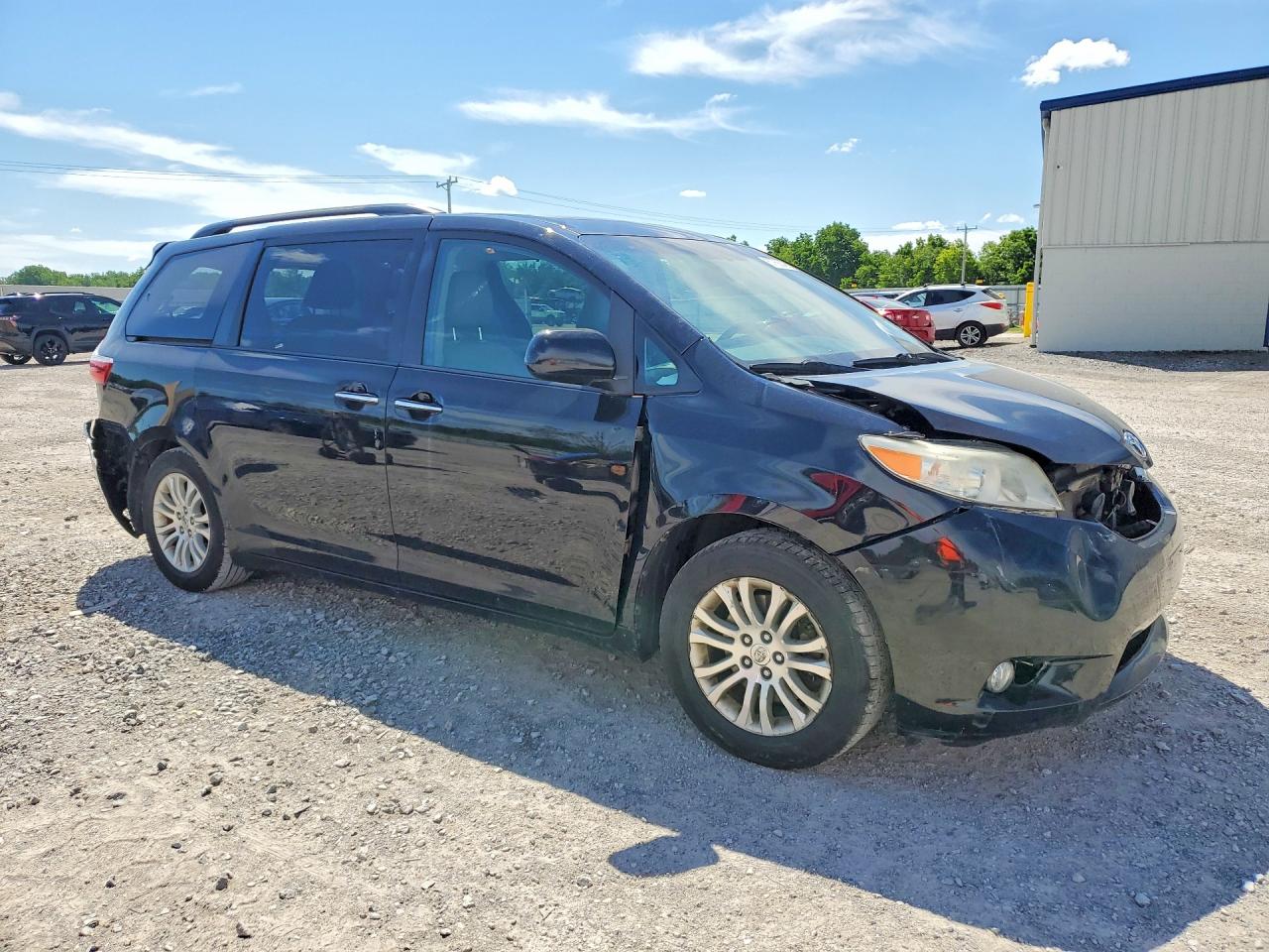 2015 Toyota Sienna Xle 8-passenger Black vin: 5TDYK3DC9FS528760