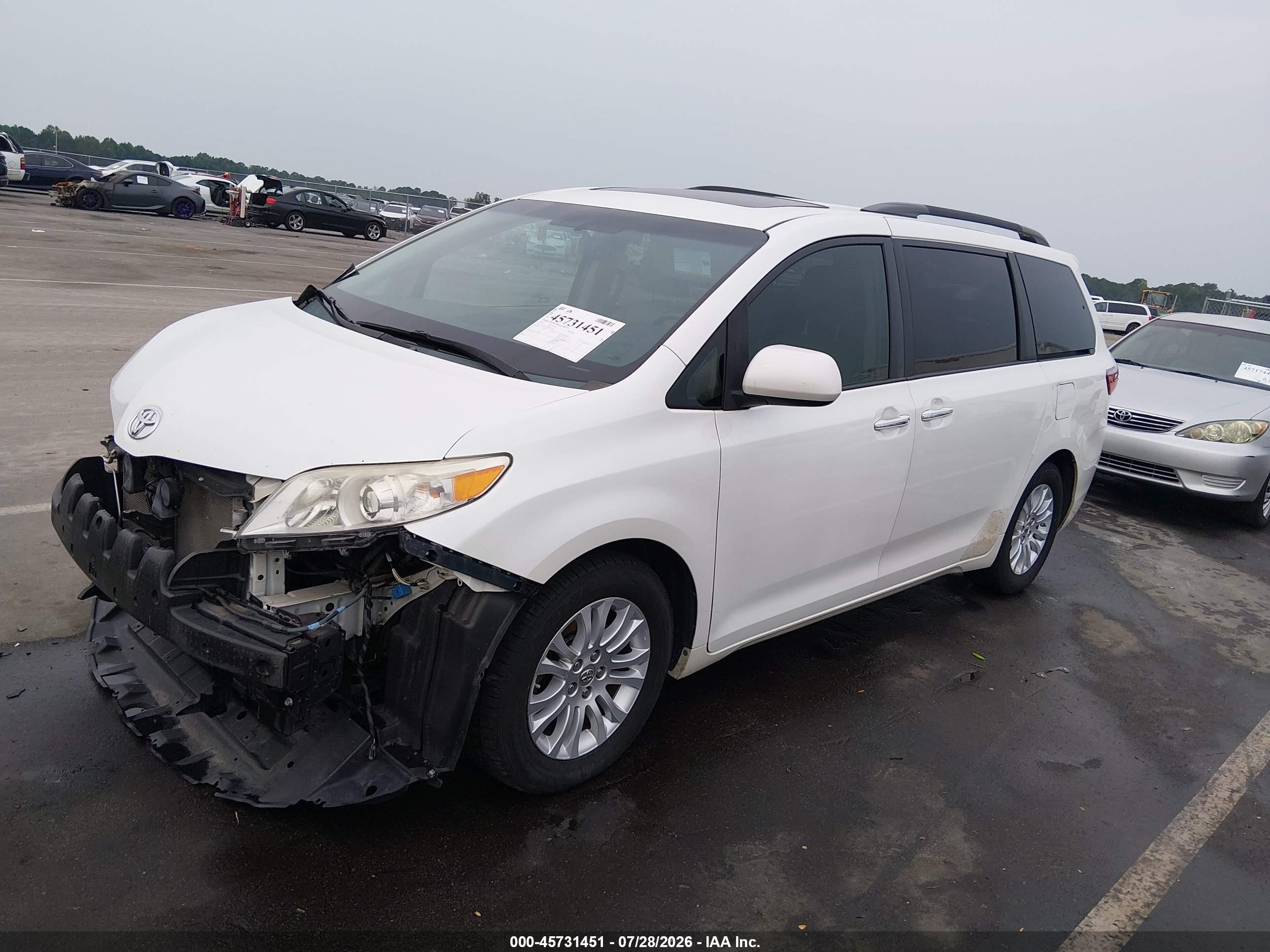 2015 Toyota Sienna Xle 8 Passenger White vin: 5TDYK3DC9FS541220
