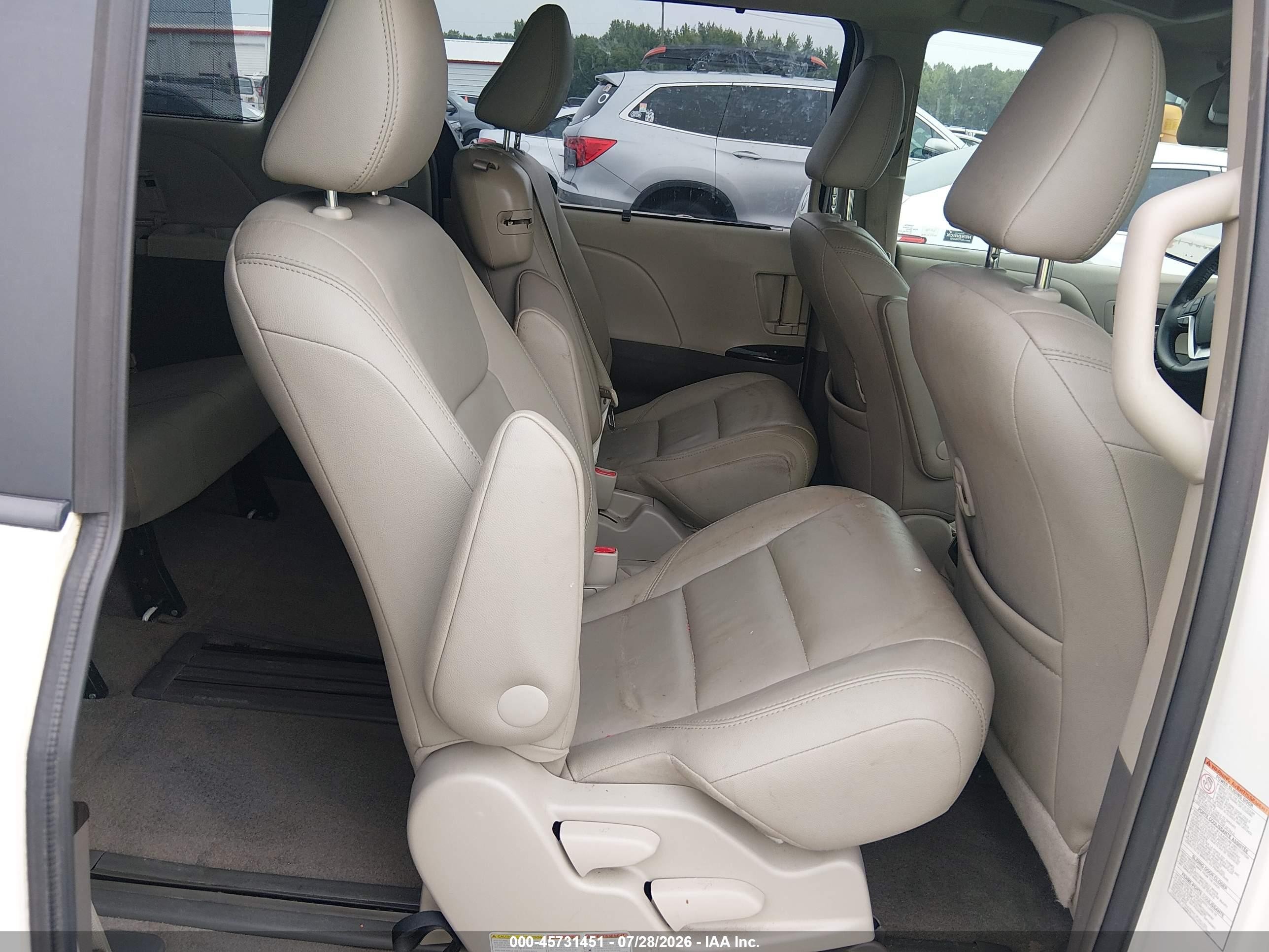 2015 Toyota Sienna Xle 8 Passenger White vin: 5TDYK3DC9FS541220