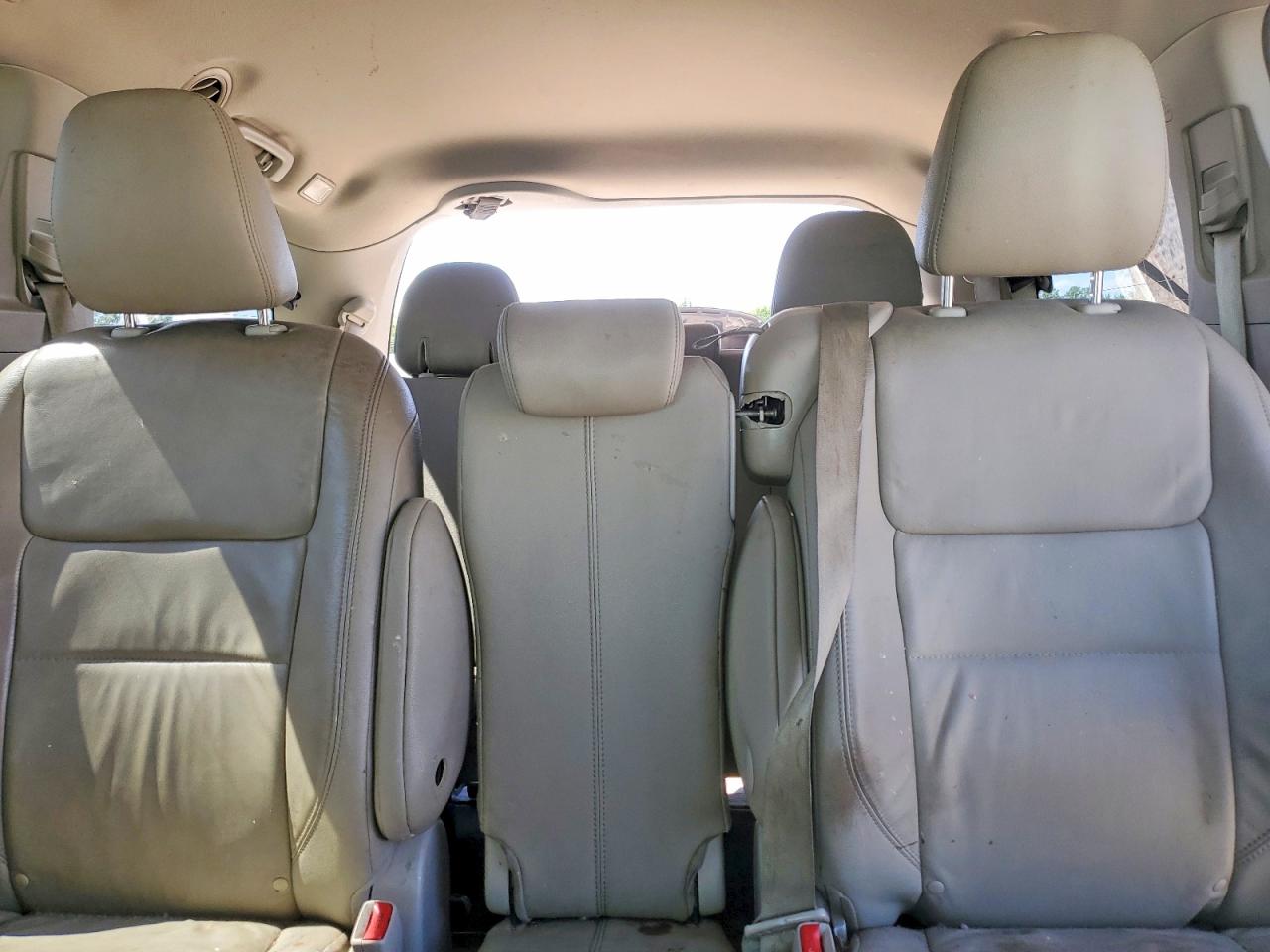 2015 Toyota Sienna Xle Premium 8-passenger White vin: 5TDYK3DC9FS550192