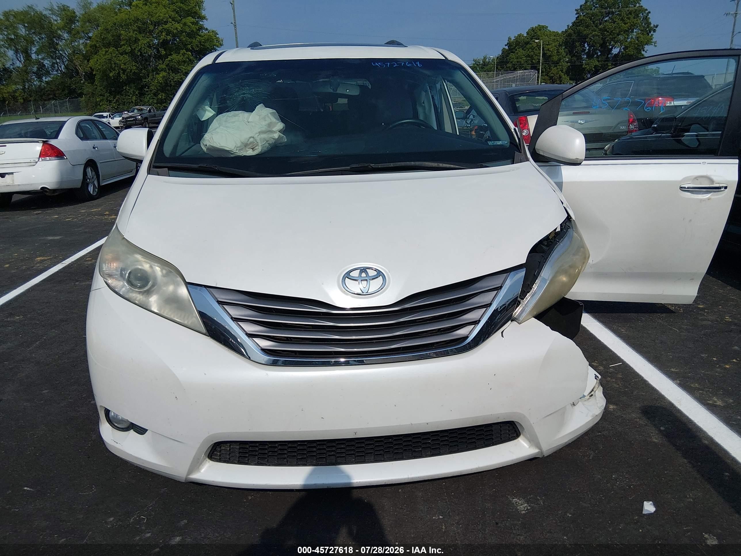 2015 Toyota Sienna Xle 8 Passenger White vin: 5TDYK3DC9FS553609
