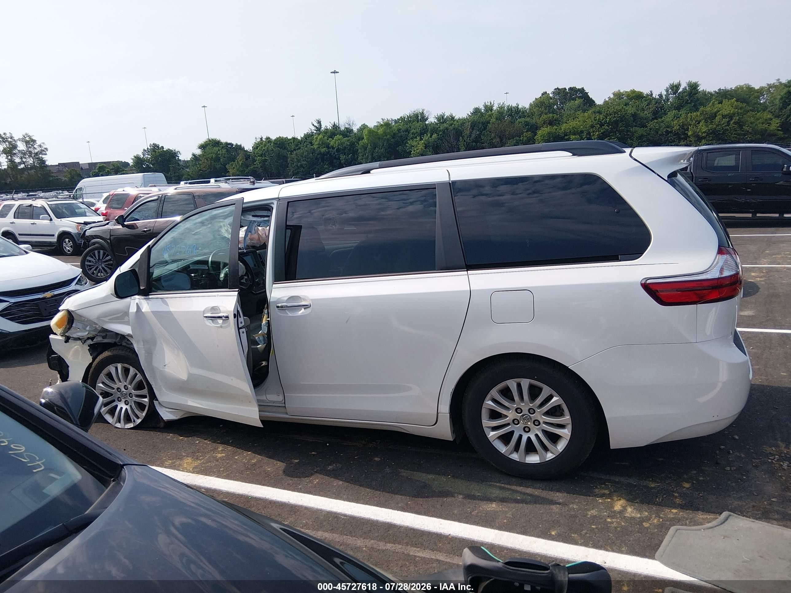 2015 Toyota Sienna Xle 8 Passenger White vin: 5TDYK3DC9FS553609