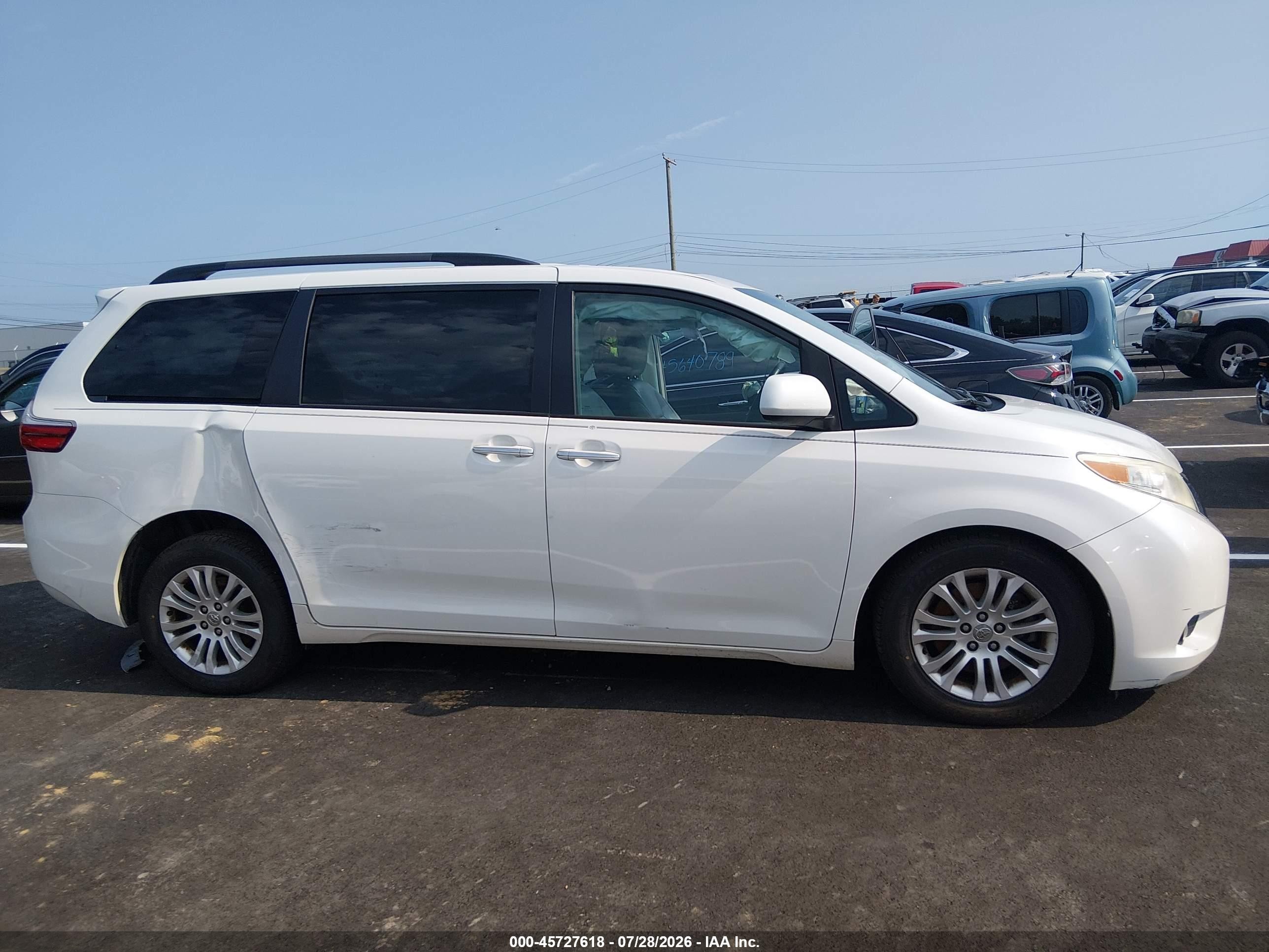 2015 Toyota Sienna Xle 8 Passenger White vin: 5TDYK3DC9FS553609