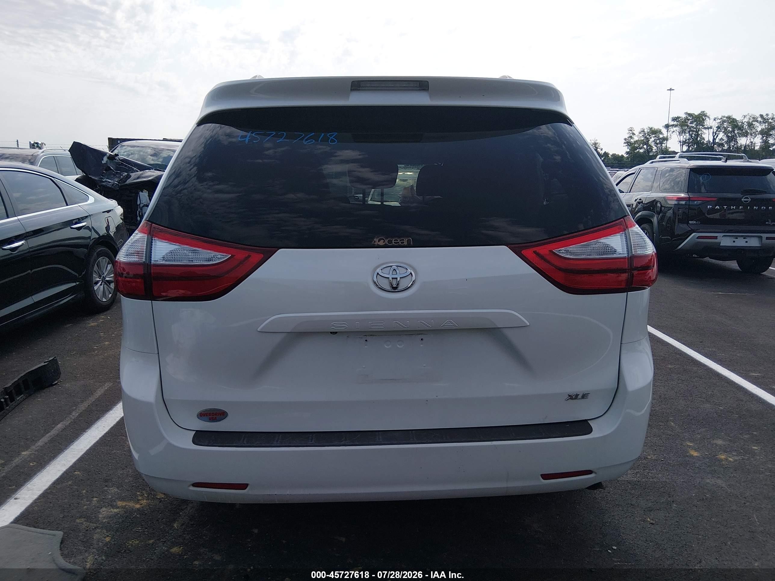 2015 Toyota Sienna Xle 8 Passenger White vin: 5TDYK3DC9FS553609