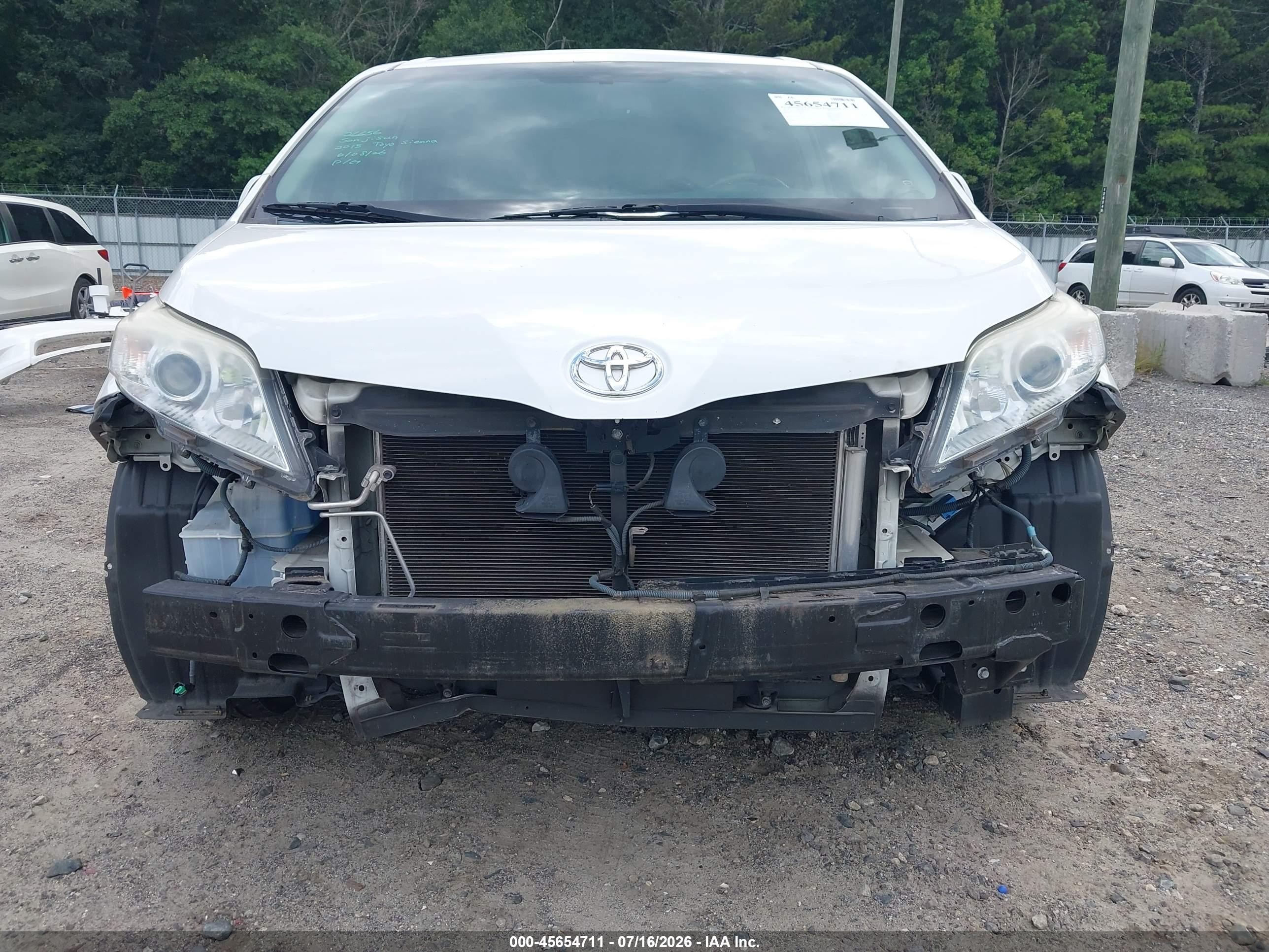 2015 Toyota Sienna Xle 8 Passenger White vin: 5TDYK3DC9FS553657