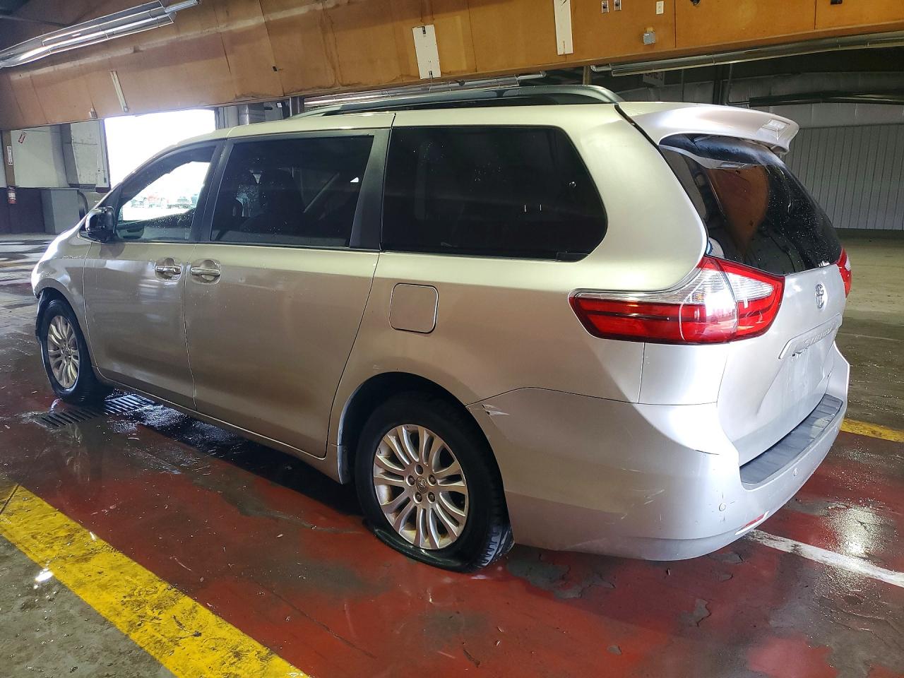 2015 Toyota Sienna Xle 8-passenger Gold vin: 5TDYK3DC9FS567560