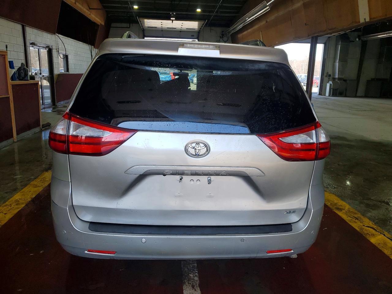 2015 Toyota Sienna Xle 8-passenger Gold vin: 5TDYK3DC9FS567560