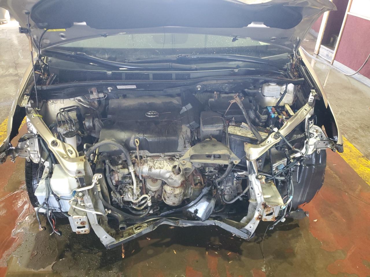2015 Toyota Sienna Xle 8-passenger Gold vin: 5TDYK3DC9FS567560 Damage: Radiator, Missing, Replacement Required
