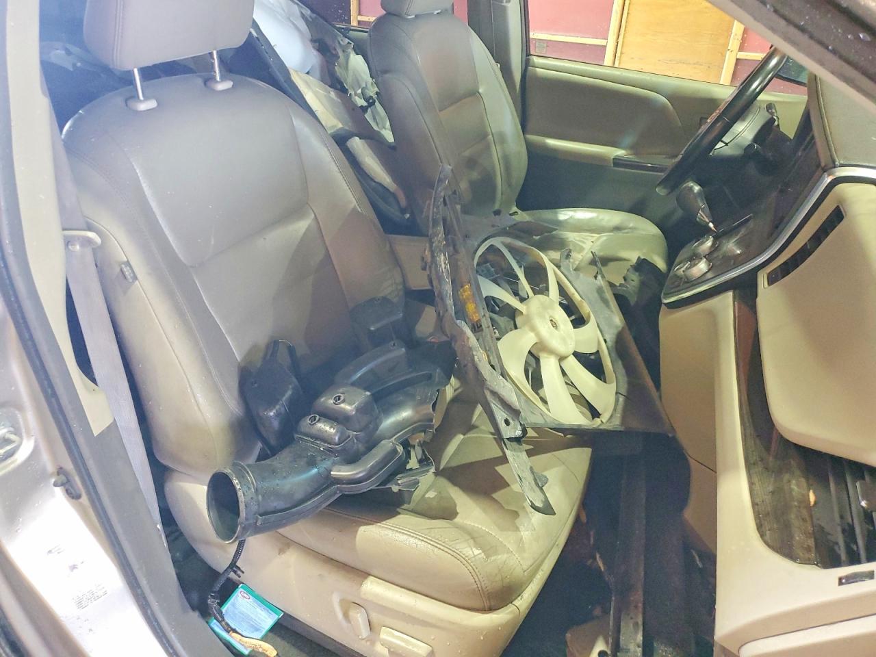 2015 Toyota Sienna Xle 8-passenger Gold vin: 5TDYK3DC9FS567560