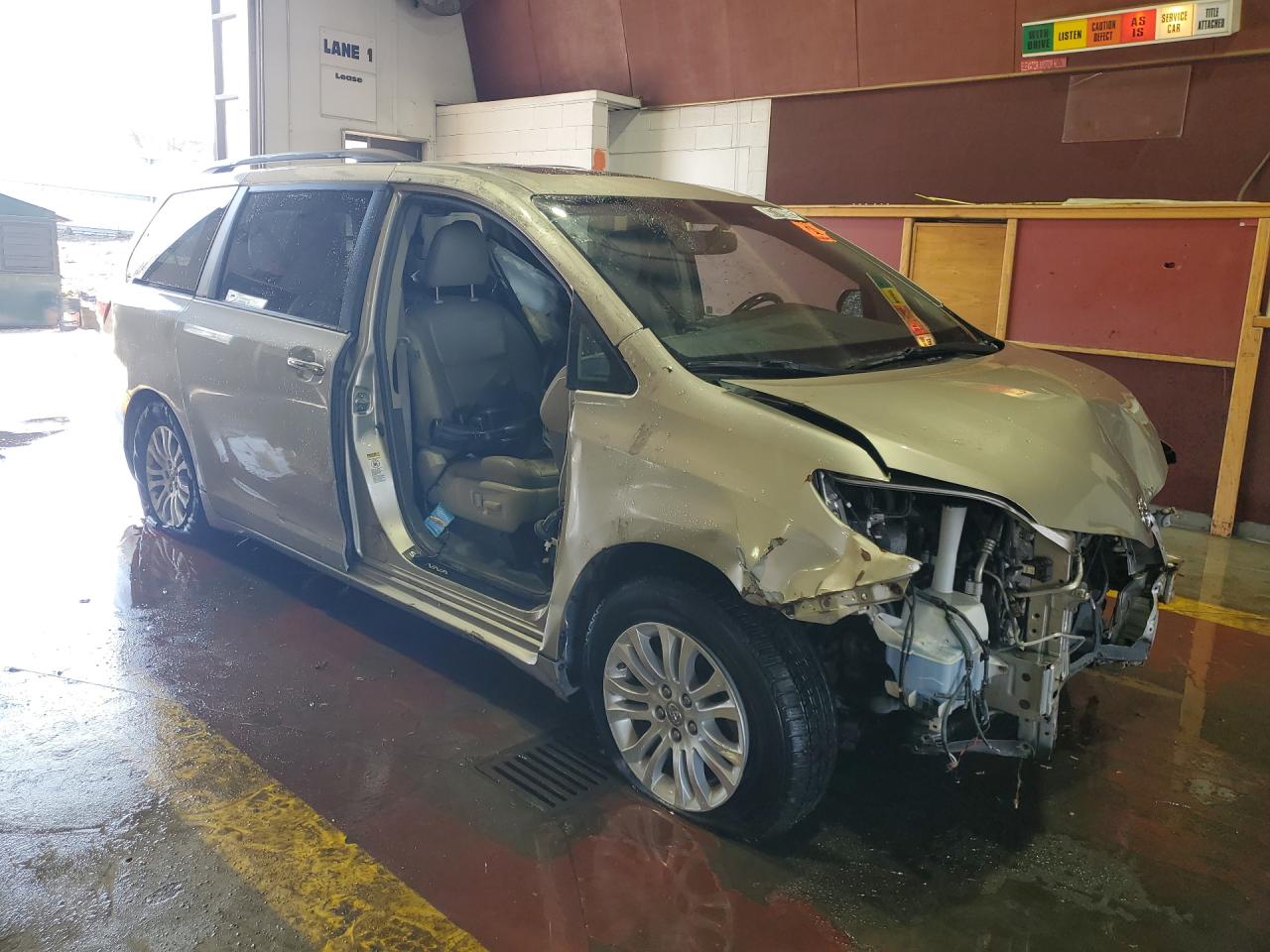 2015 Toyota Sienna Xle 8-passenger Gold vin: 5TDYK3DC9FS567560 Damage: Right Rocker Panel Molding, Multiple Scratches Heavy, 2